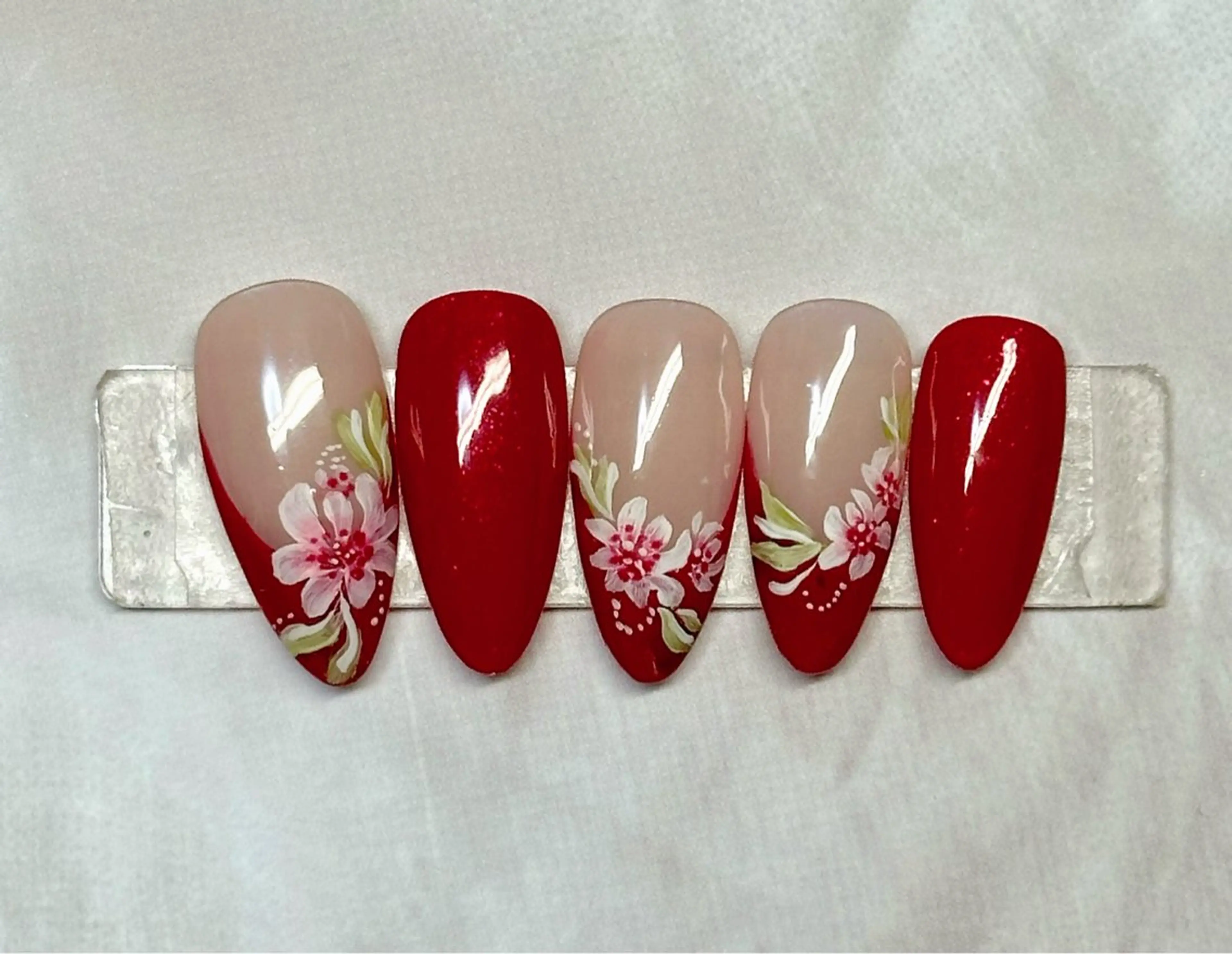 ネイル アートネイル フレンチネイル ワンカラーネイル バレンタイン 冬ネイル M.N_ nailのネイルデザイン