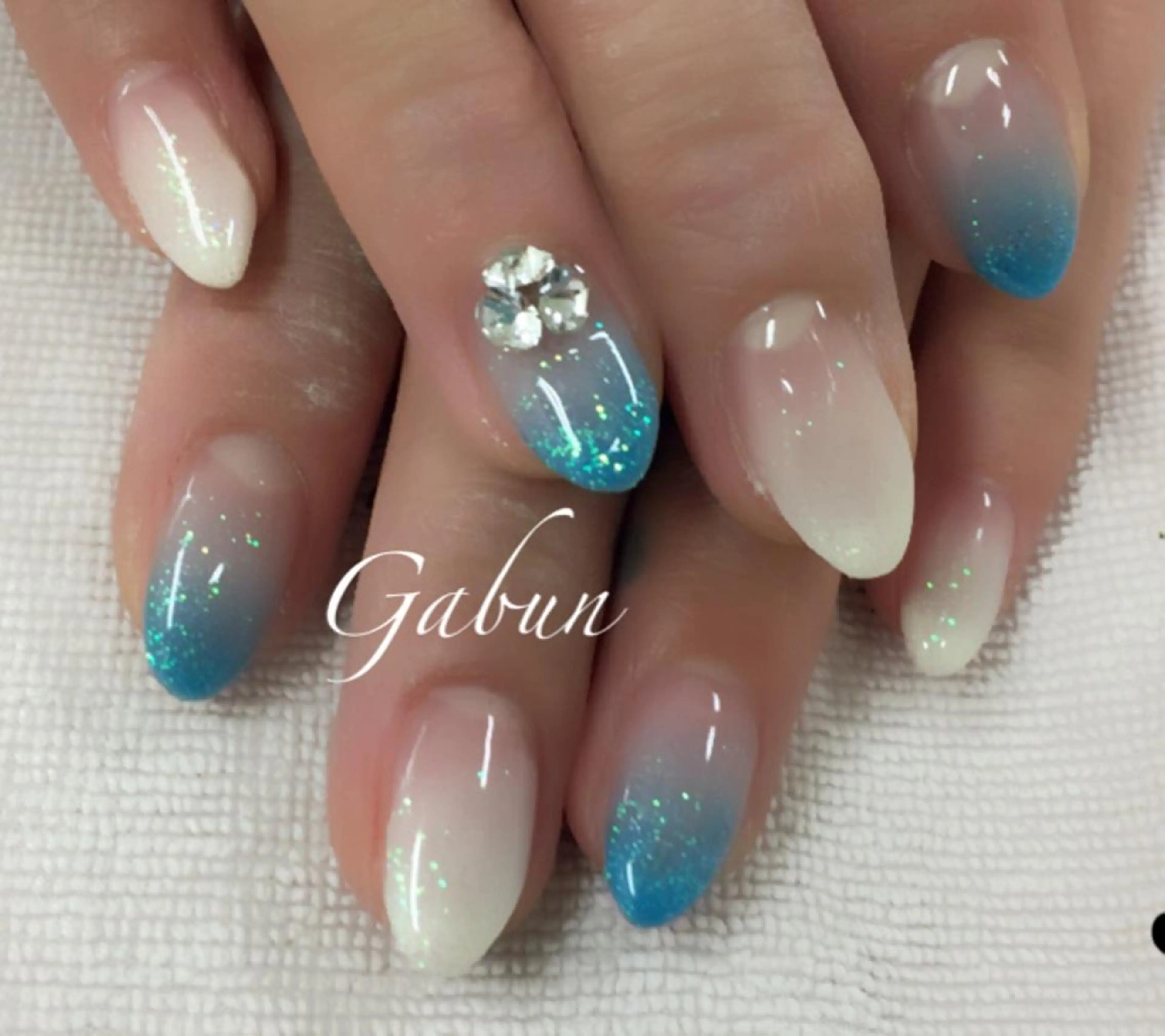 ネイル グラデーション ラメ(グリッター) ラメグラデーション ストーンネイル LOTUS ネイルサロンのネイルデザイン