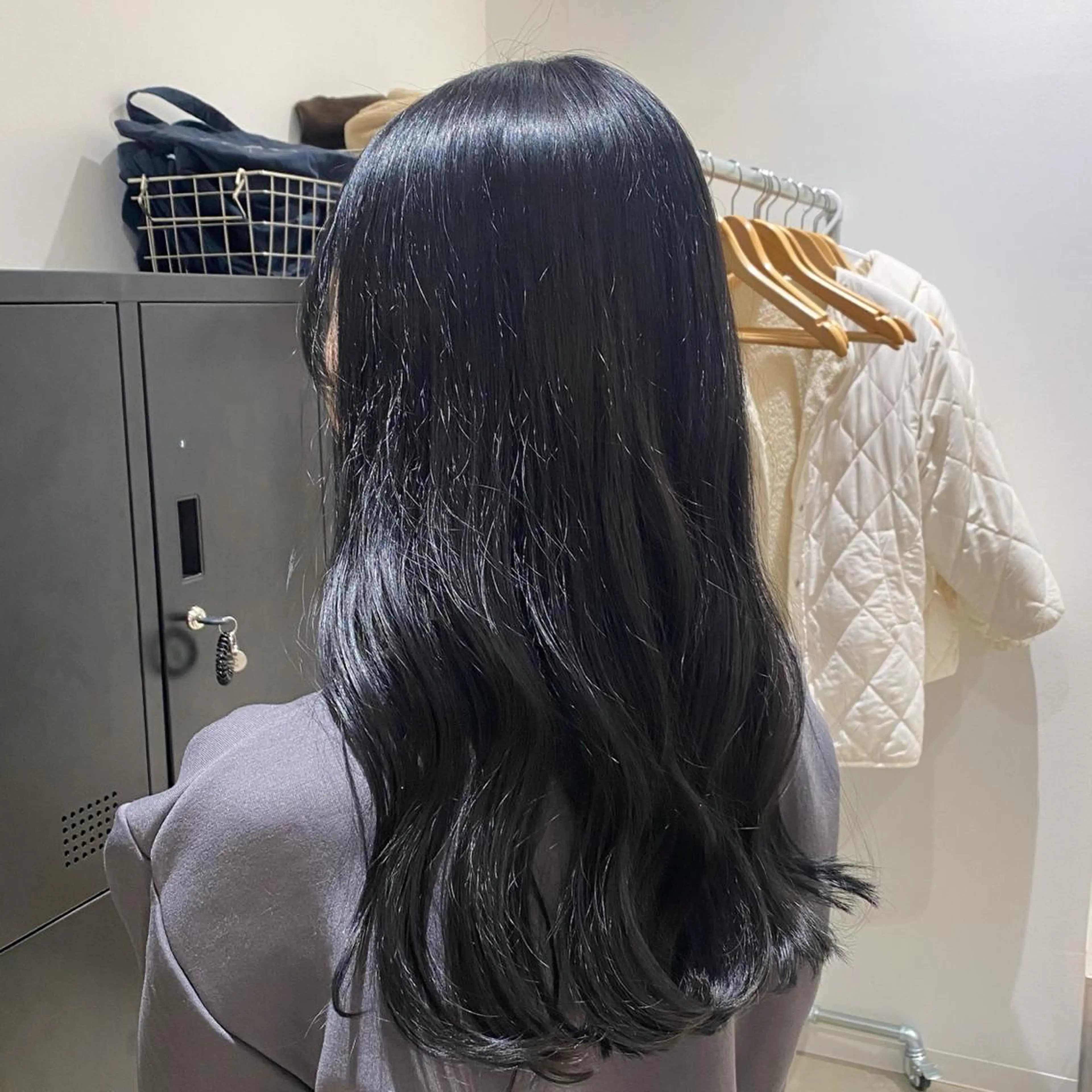 ロング カラー ブルーカラー ネイビーカラー トリートメント fumi🪞血色感 アップ艶カラーのヘアスタイル