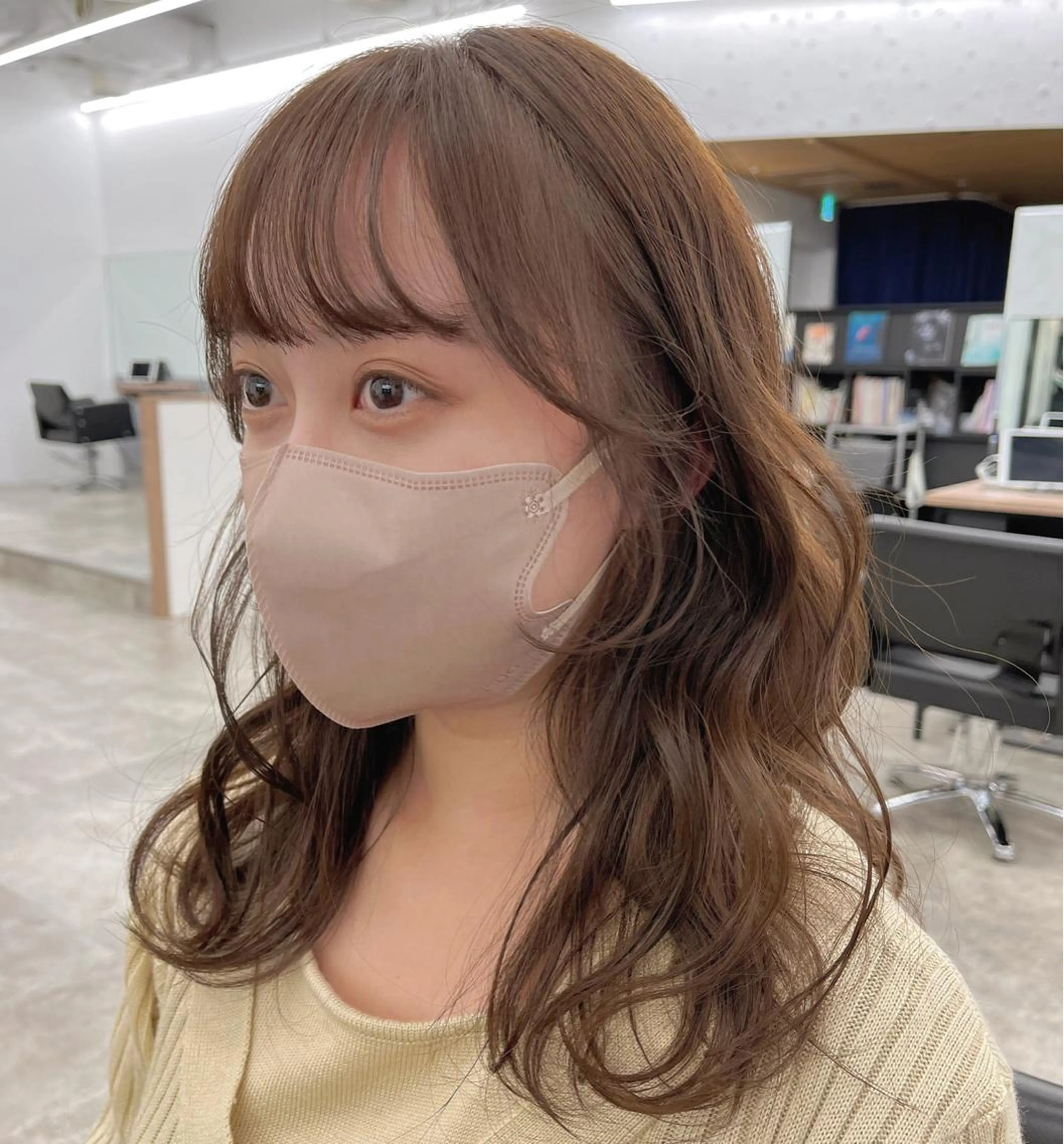 セミロング カラー ベージュカラー 透明感カラー ハイライトカラー ハイトーンカラー ハイライト 🌱ボブ/レイヤー/ ベージュ/あやみ✨のヘアスタイル