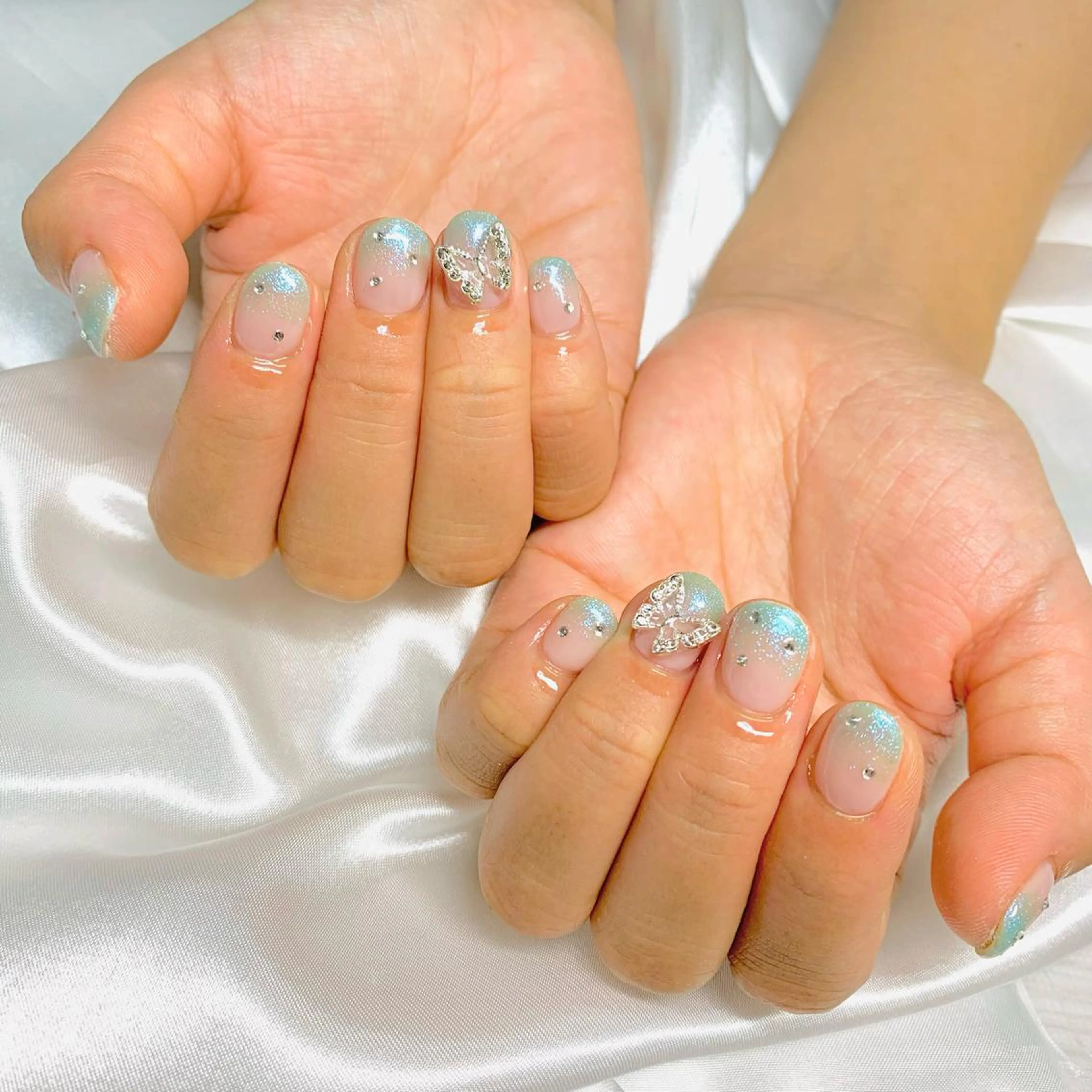 ネイル ジェルネイル グラデーション 韓国ネイル ラメ(グリッター) パラジェル Nail&Eye Spina 琴美のマツエク・マツパデザイン