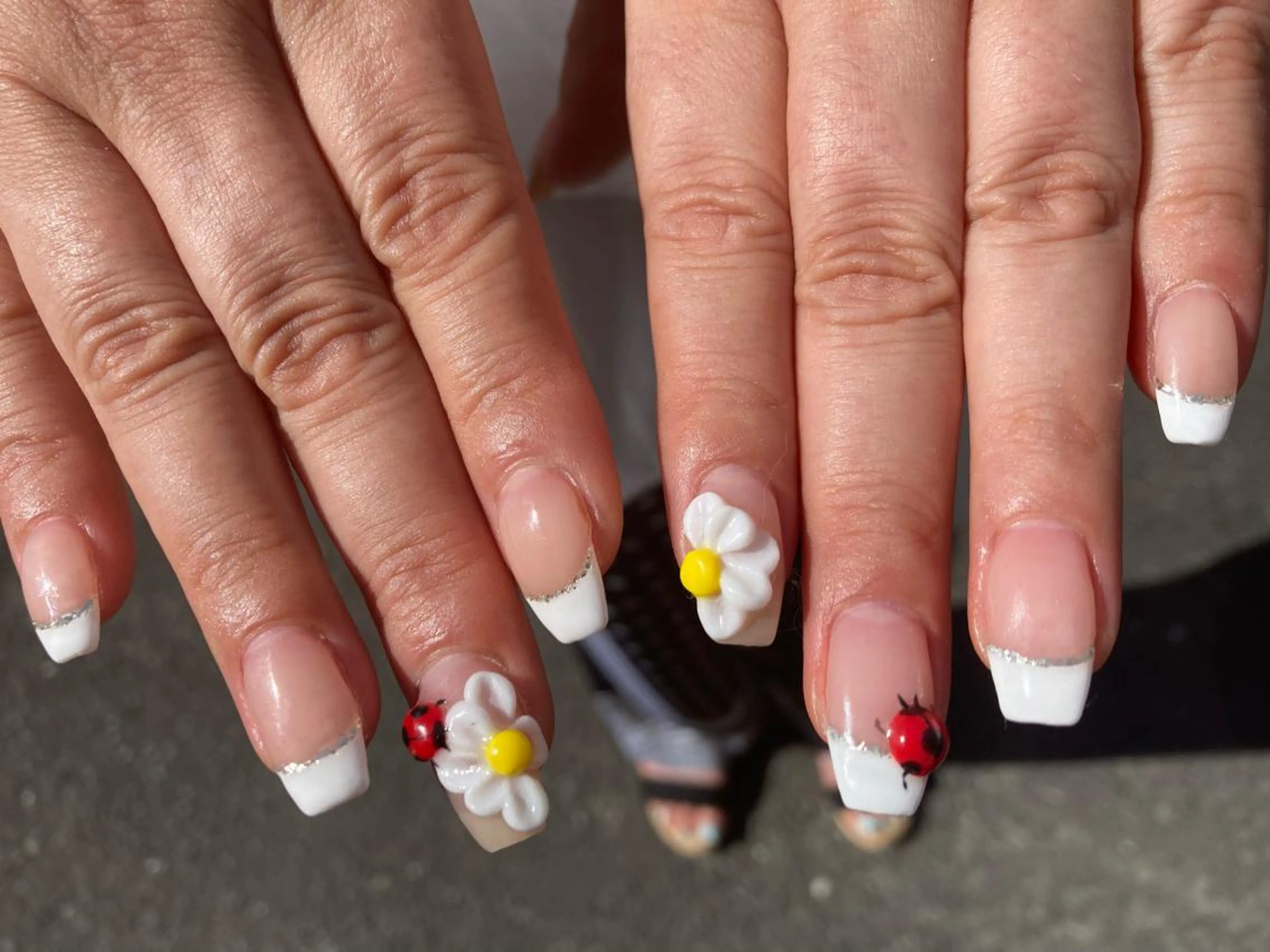 ミディアム ネイル ハンドネイル フットネイル ✴︎ Delightのネイルデザイン