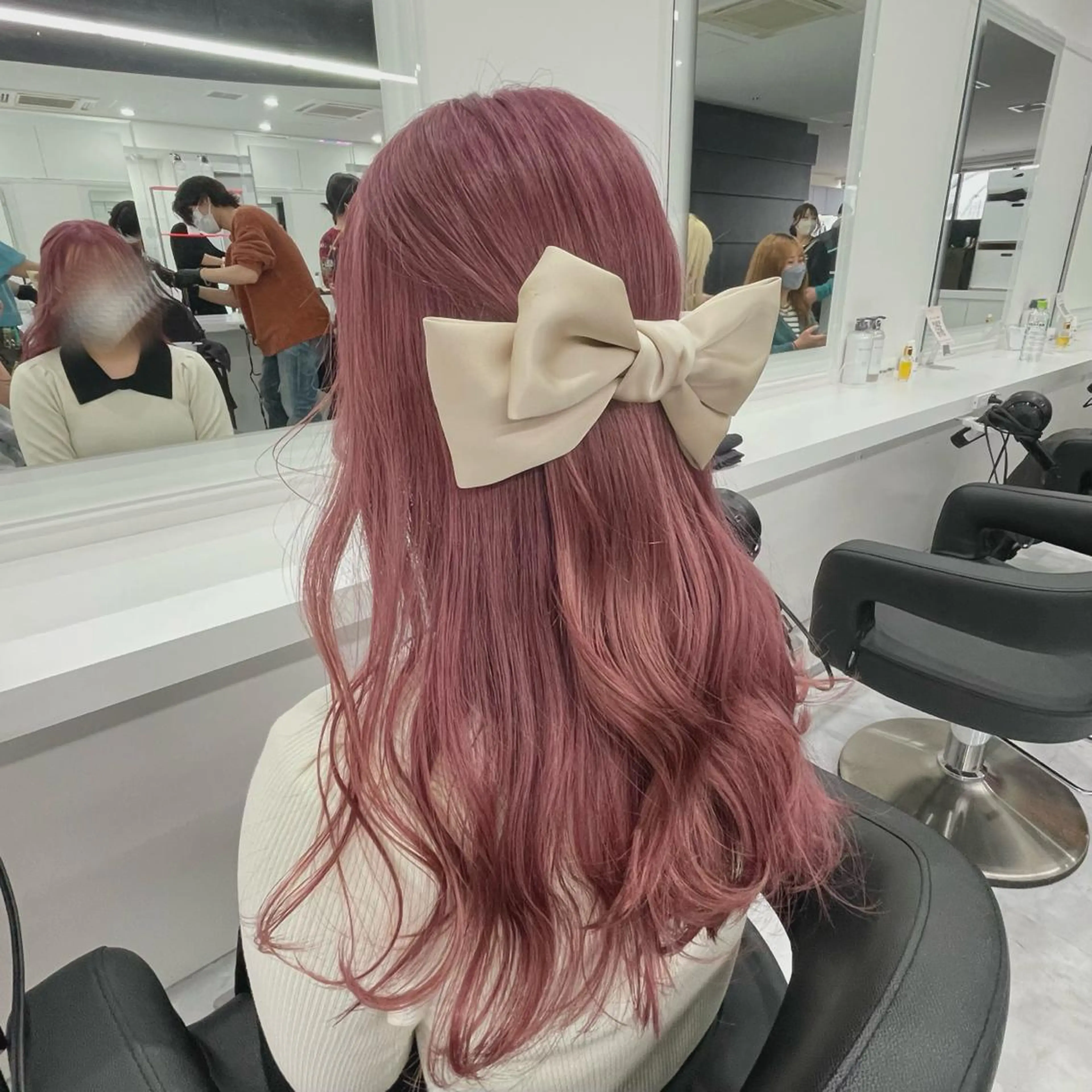 ロング カラー ヘアアレンジ 🫧うる艶トレンド 🫧透明感カラーのヘアスタイル