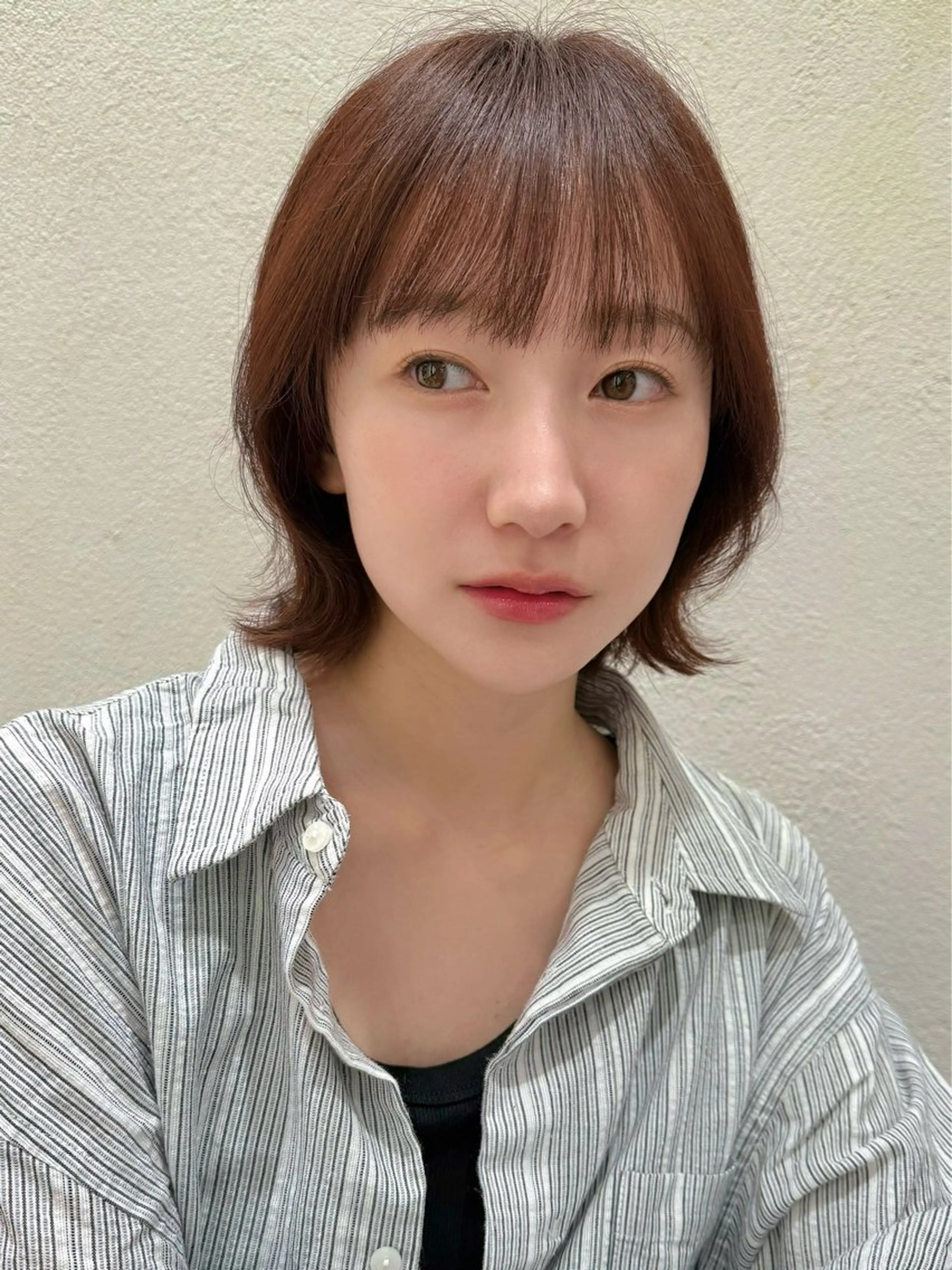 セミロング 米澤 由衣のヘアスタイル