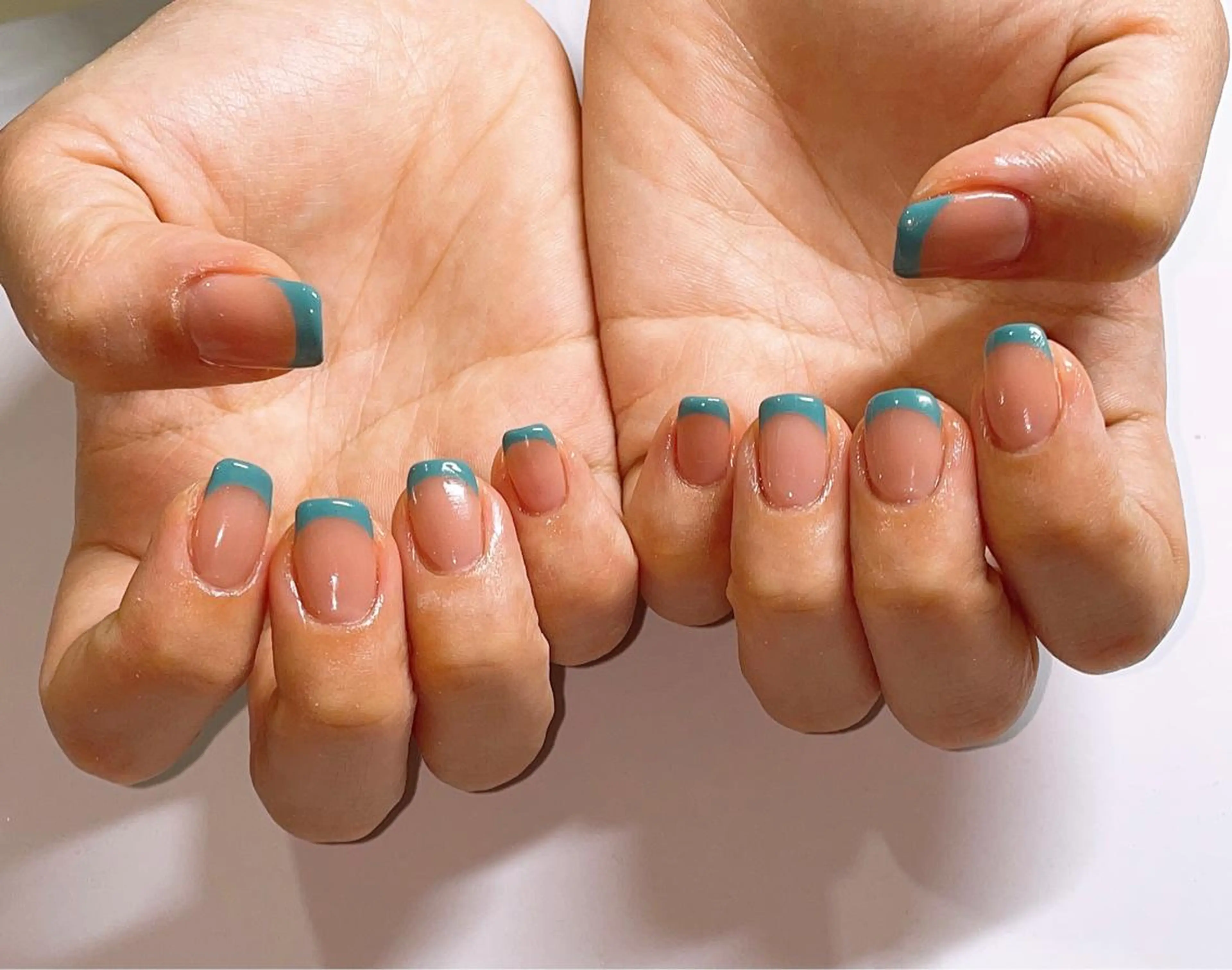 ネイル ハンドネイル VIERU 🌈🎀💖のネイルデザイン