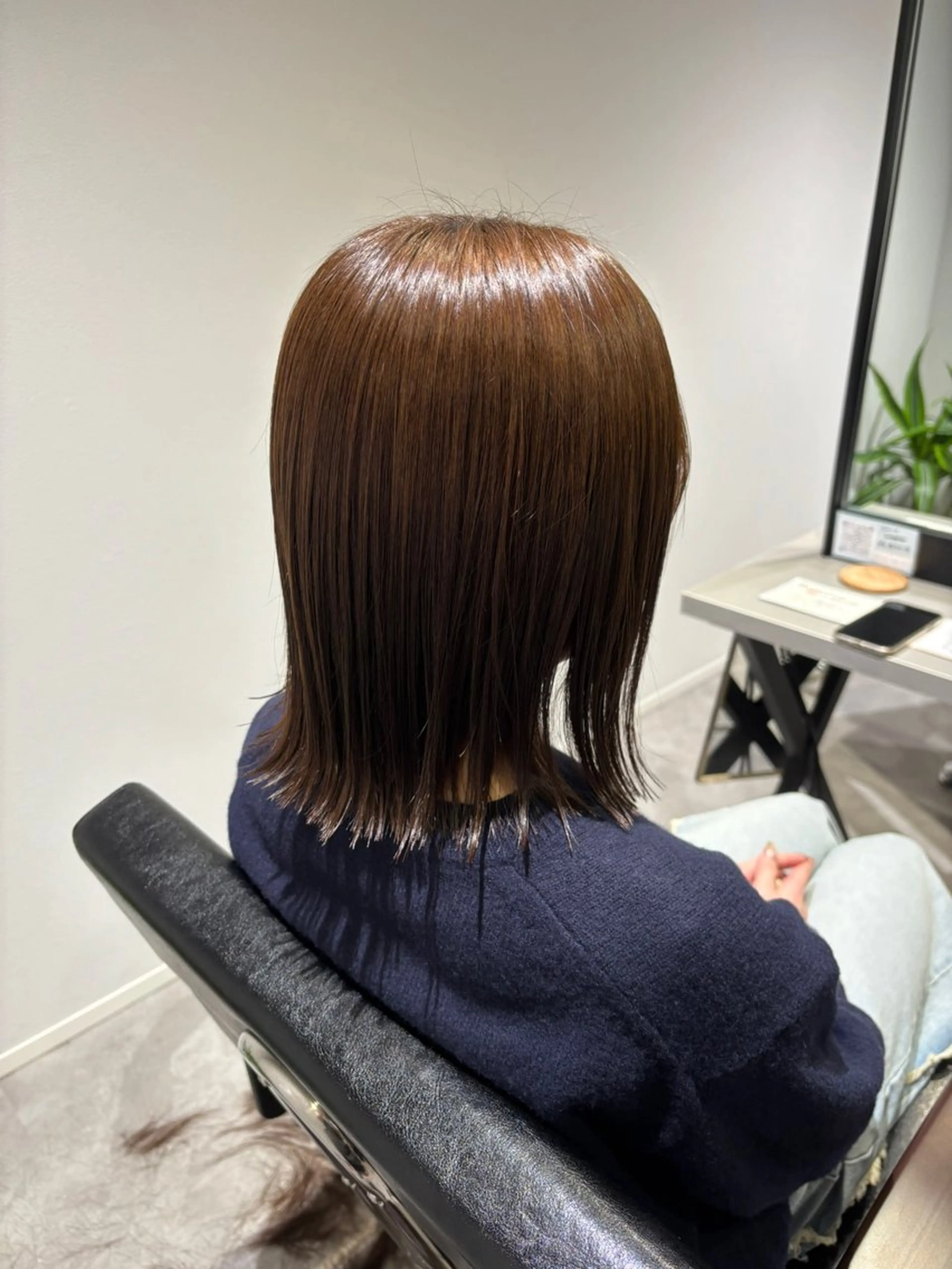 ミディアム カット ヘアカラー YURINO /ボブ ベージュ/ハイトーンのヘアスタイル