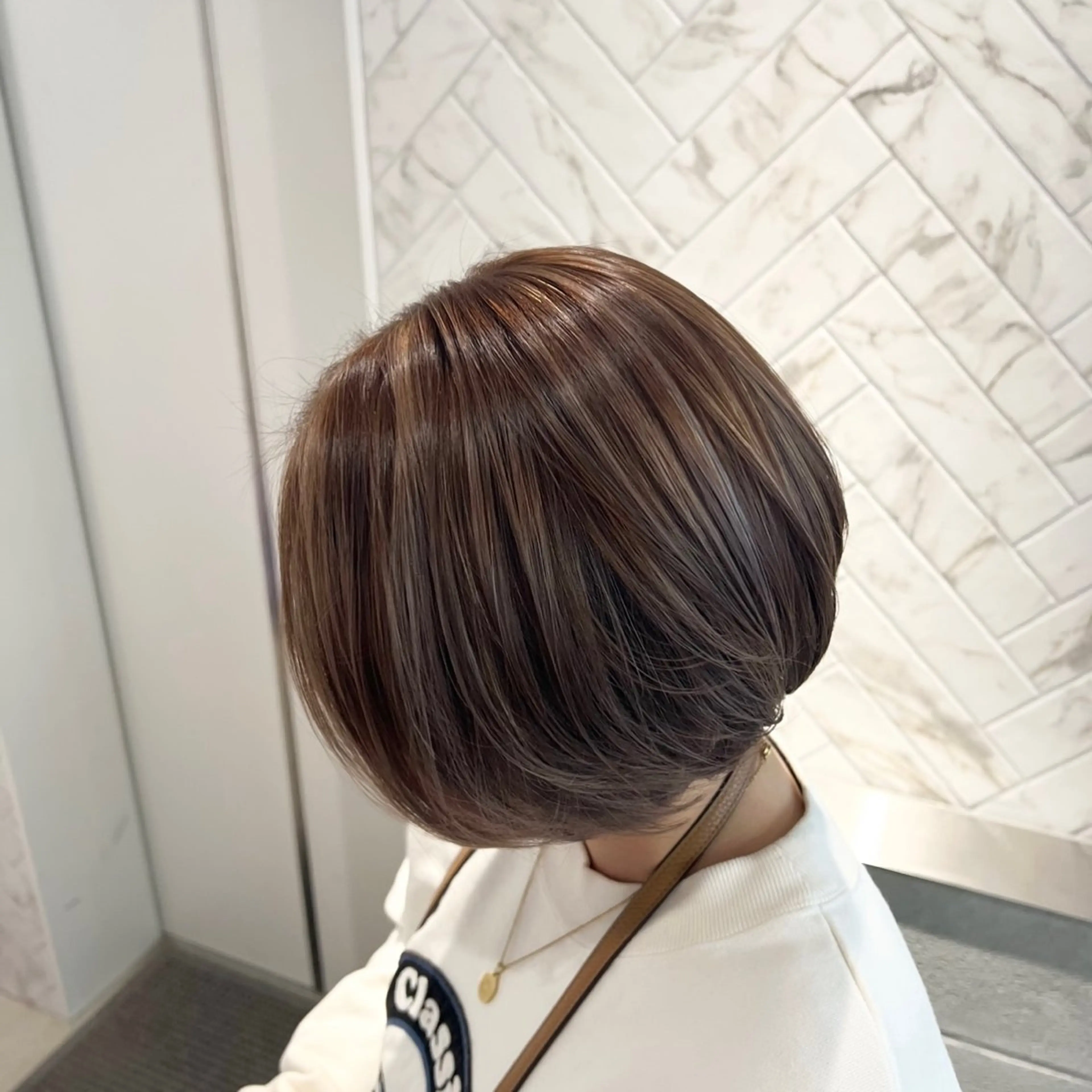 ショート カット ヘアカラー トリートメント 艶ハイトーン🔆 ️️️安座間 希のヘアスタイル