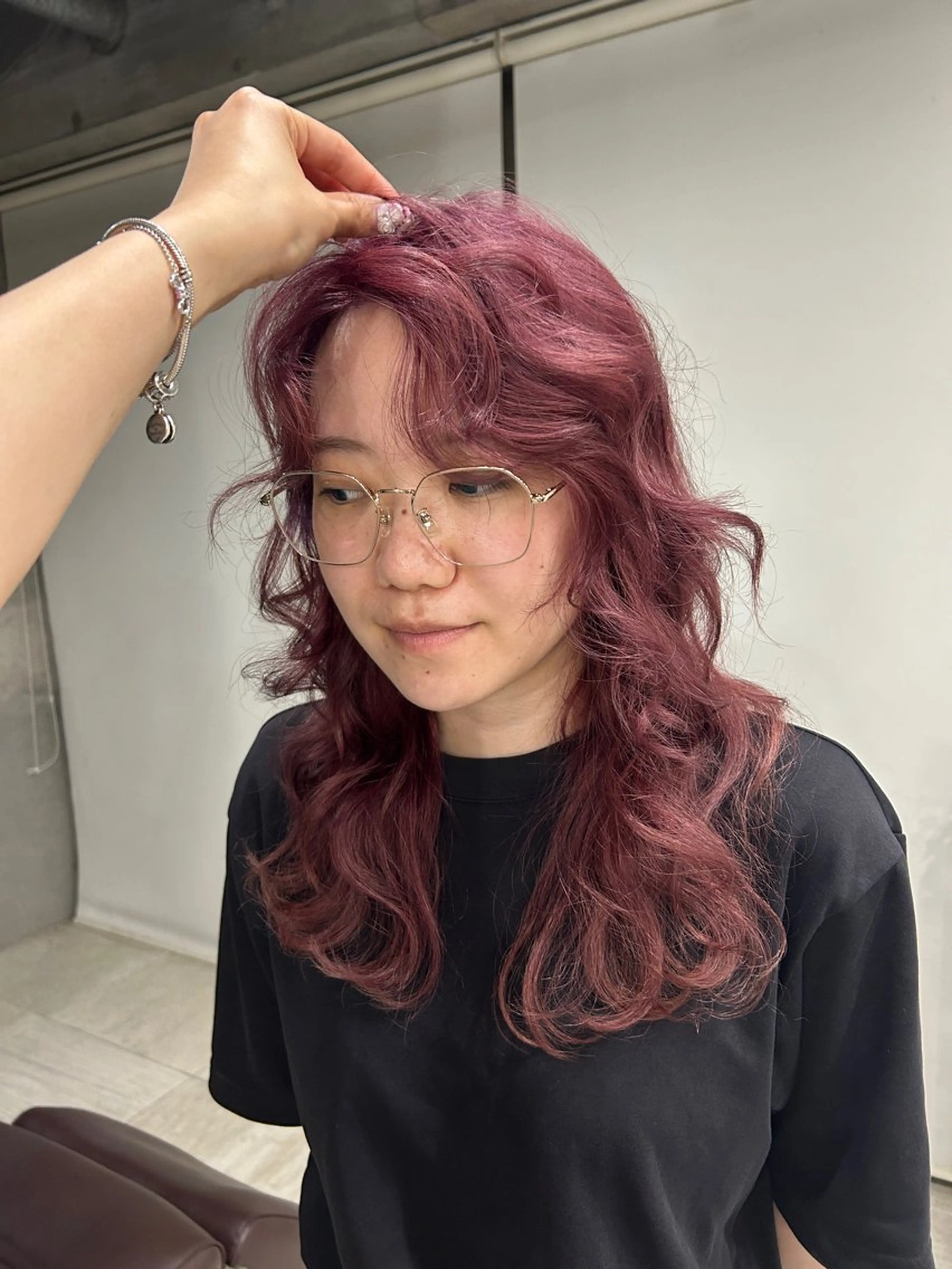ロング ヘアカラー Hiyo 外国人風くせ毛パーマのヘアスタイル