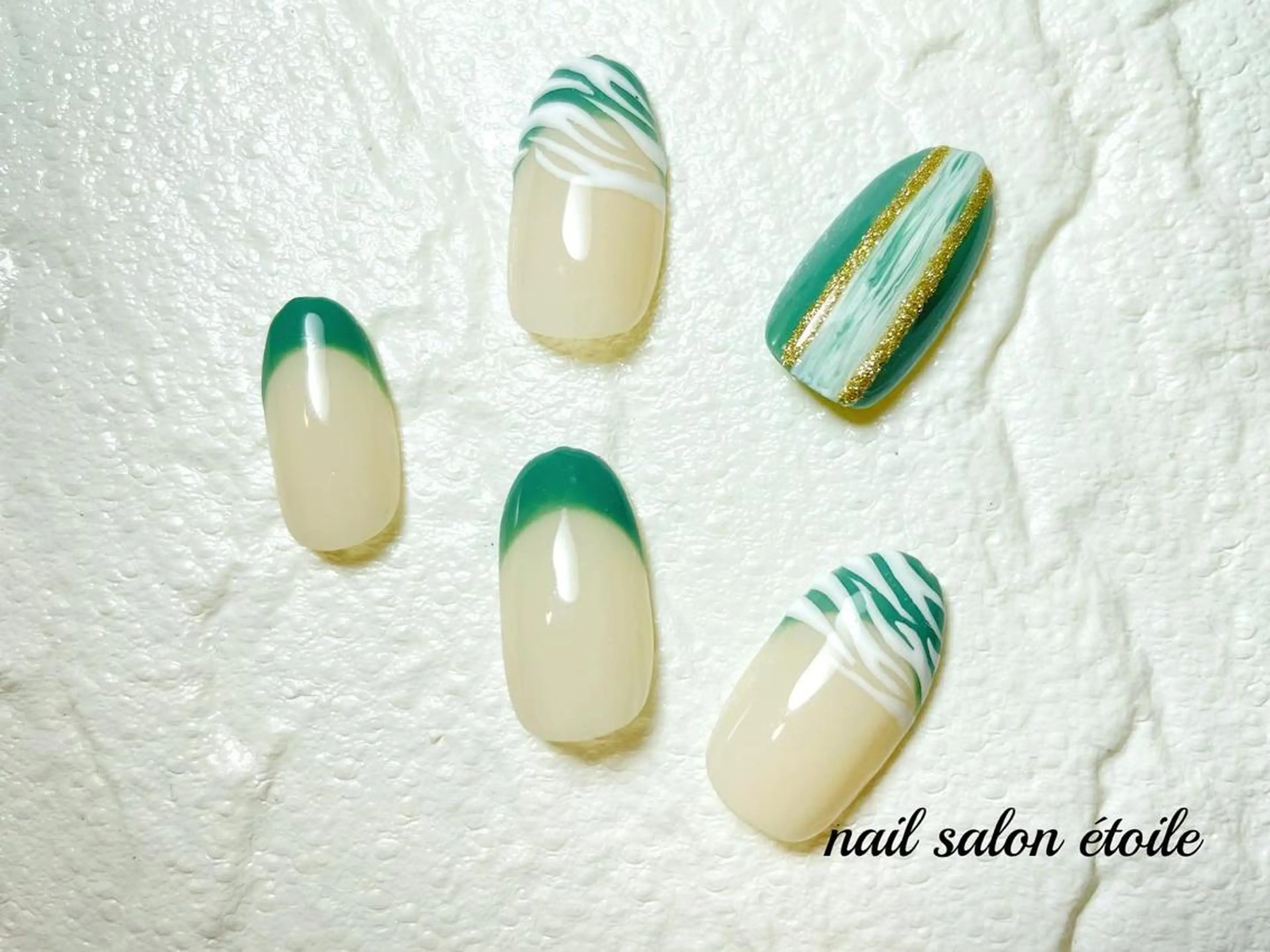 ネイル アニマル柄 アートネイル フレンチネイル ジェルネイル グリーン ハンドネイル nail salon étoileのネイルデザイン