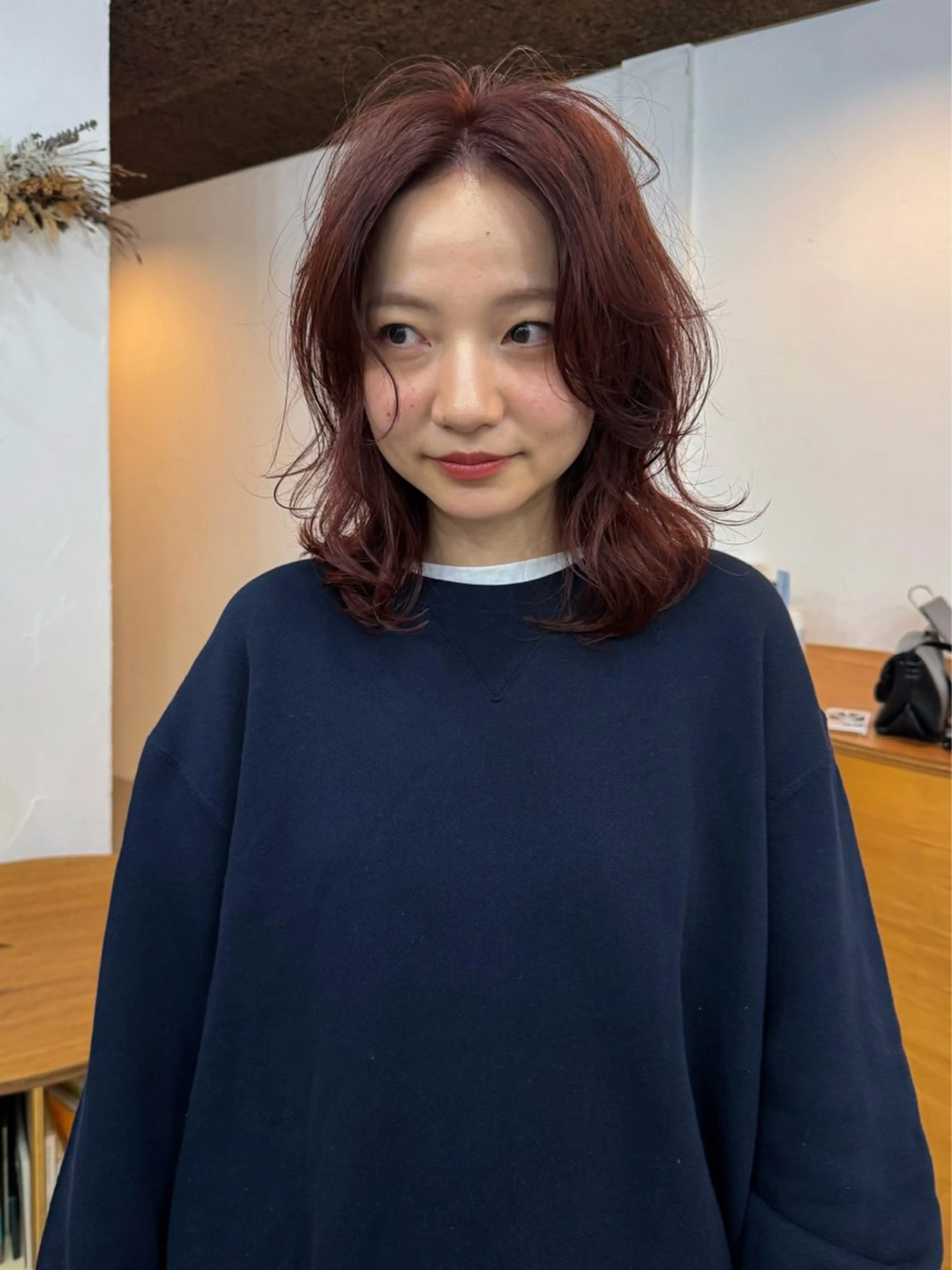 ミディアム カラー パーマ レッドカラー バイオレットカラー カット ヘアカラー Spiel KOMOのヘアスタイル