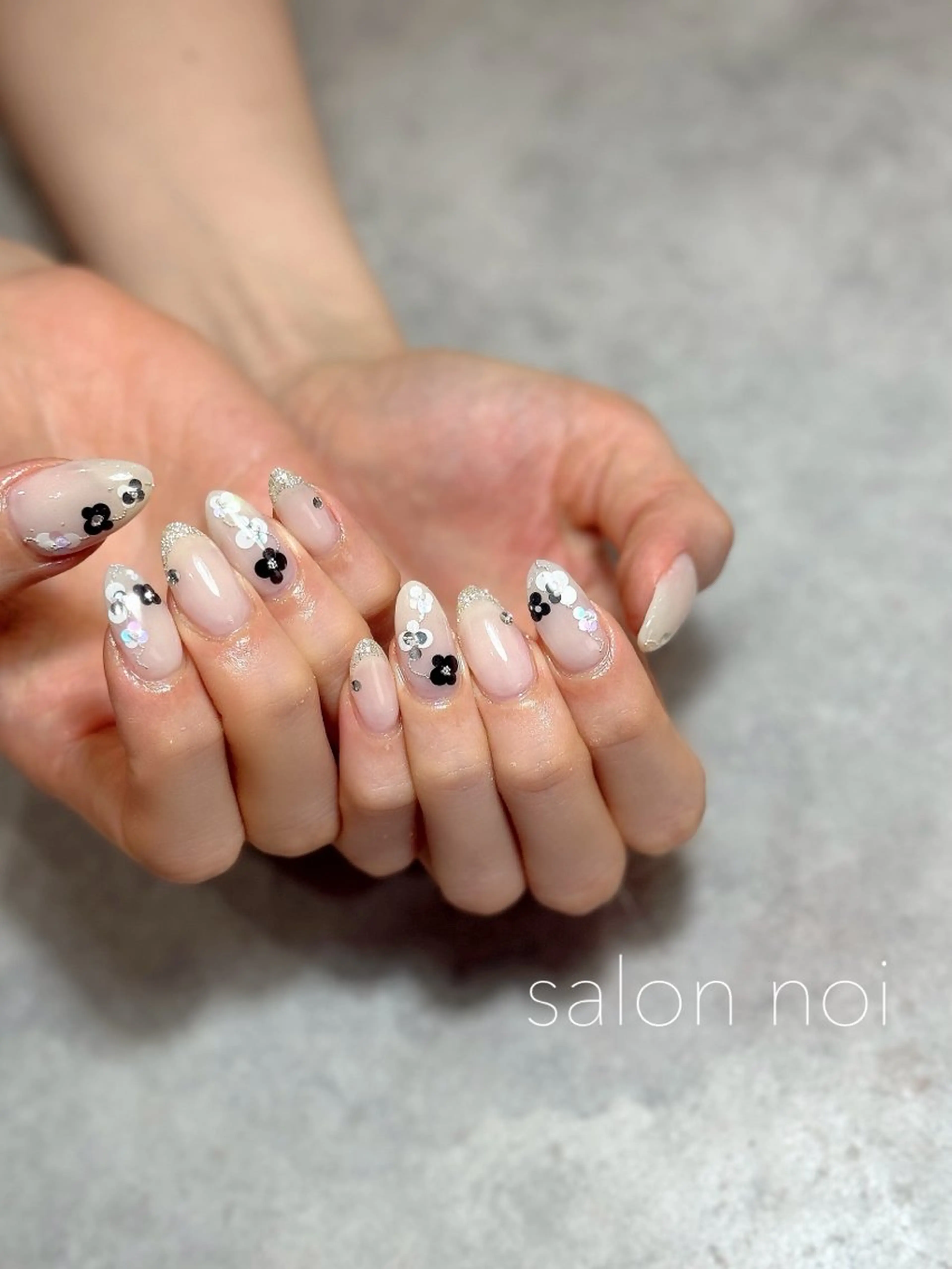 ネイル フラワーネイル ホログラムネイル ハンドネイル salon noiのネイルデザイン