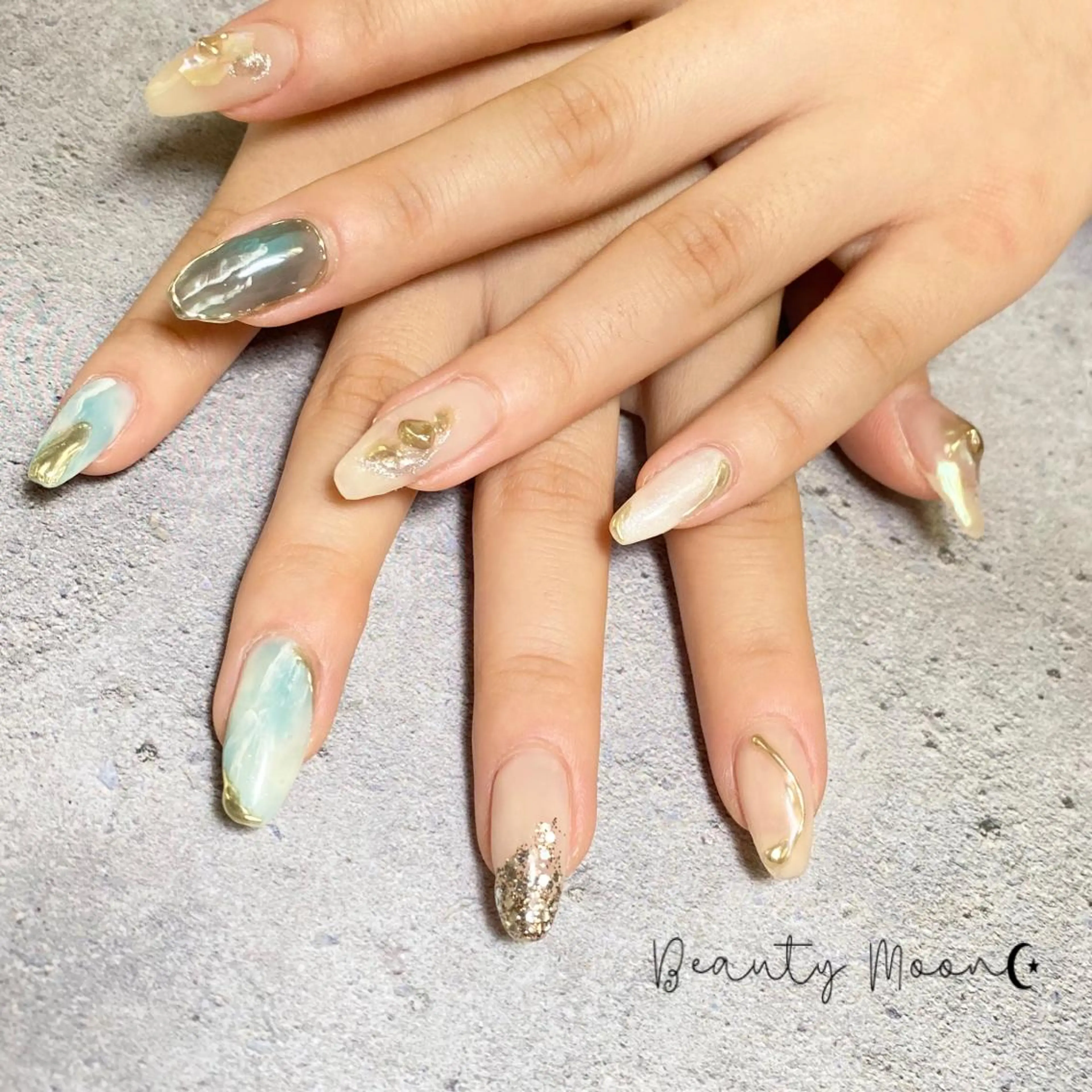 ネイル ハート ニュアンスネイル ハンドネイル beauty ☪︎moonのネイルデザイン