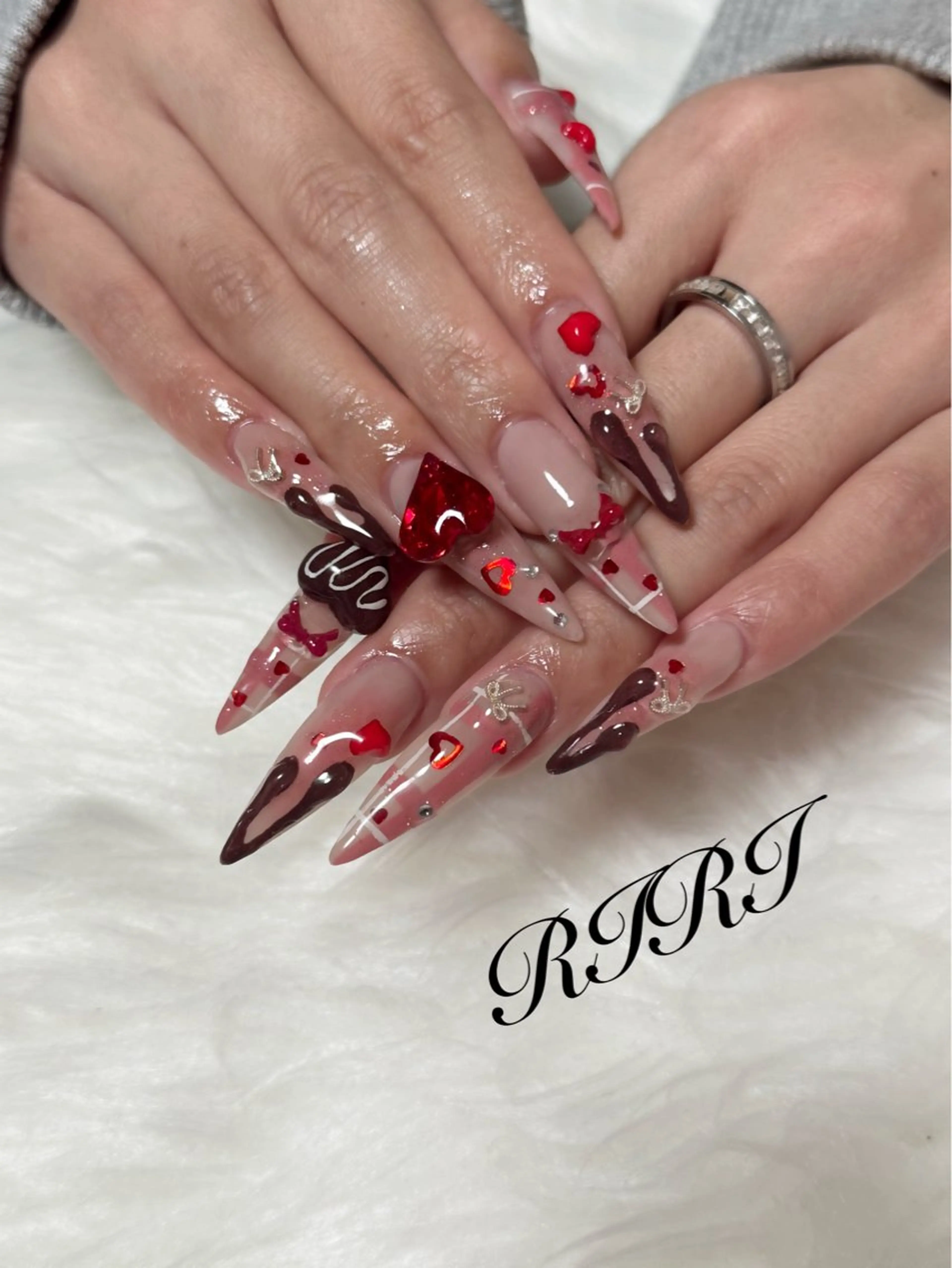 ネイル ジェルネイル ガーリー ロングネイル スカルプネイル シンプルネイル ハンドネイル riri オーナーのネイルデザイン