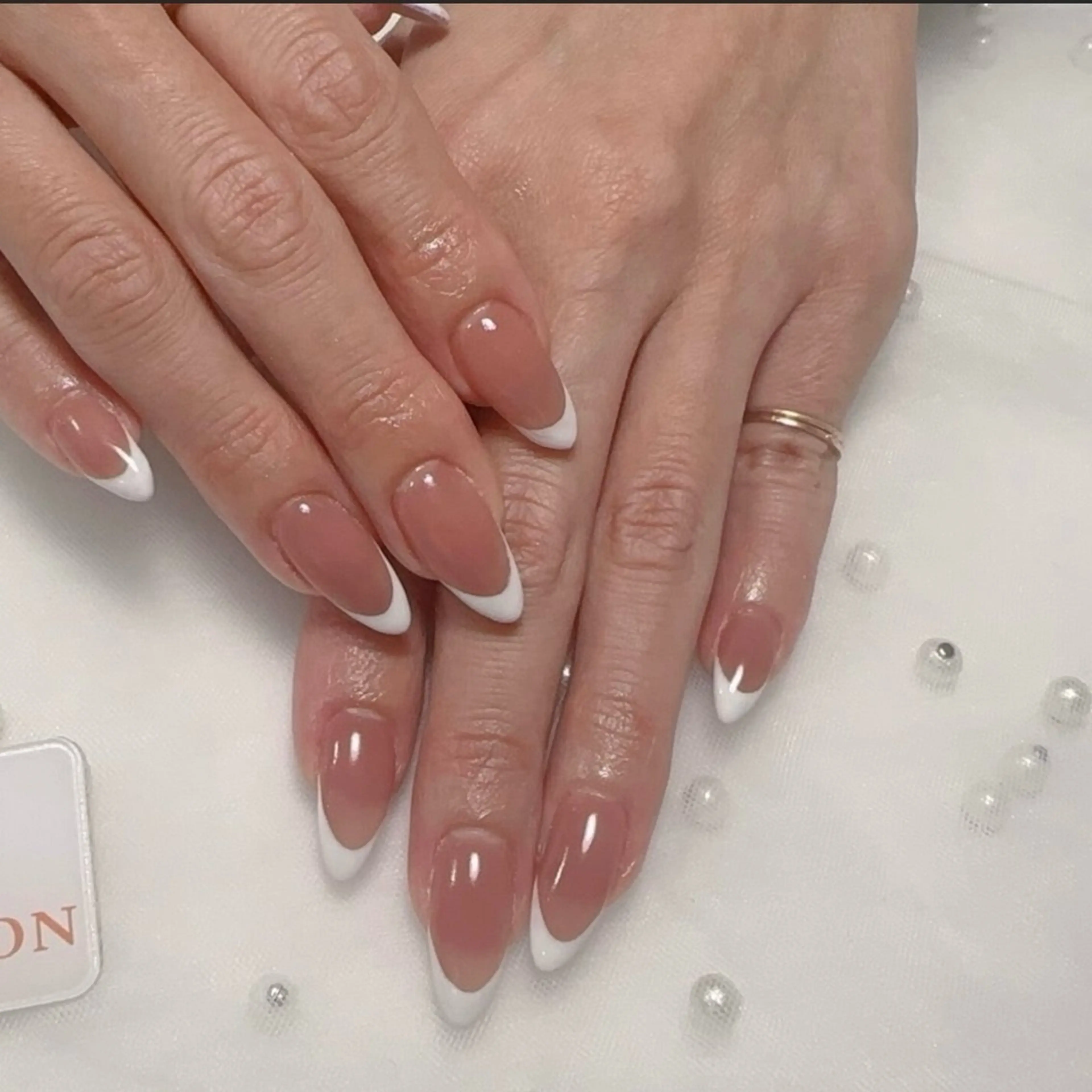 ネイル アートネイル フレンチネイル ジェルネイル グラデーション 韓国ネイル ハンドネイル ハンドケア さくら💮💮 【オフ無料】のネイルデザイン