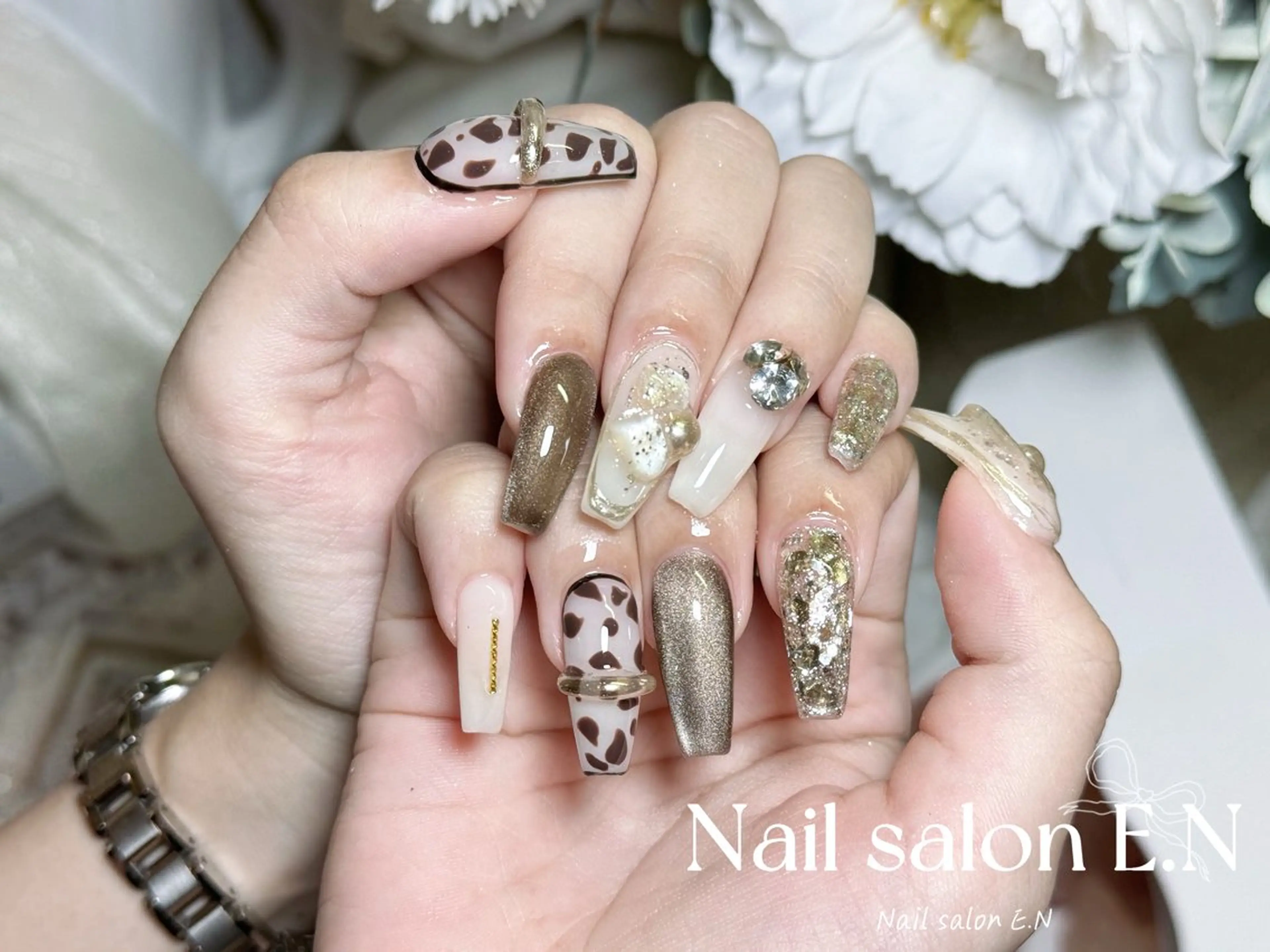 ネイル アートネイル オーロラネイル ブラウン クリアネイル フレンチネイル ハンドネイル E.N🦋 長さ出し/持ち込みのネイルデザイン