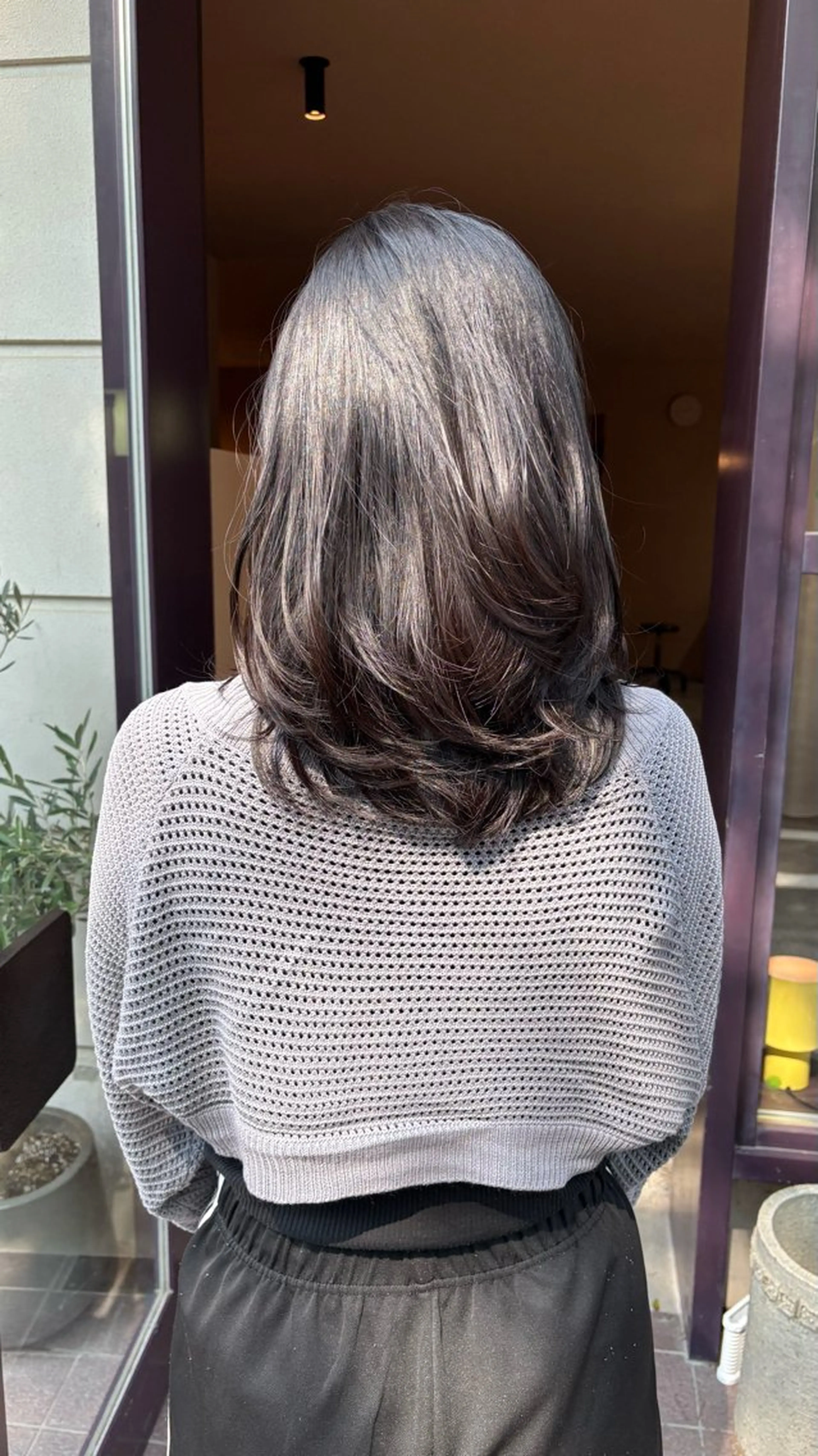 ミディアム 髪質改善 レイヤーカット 小顔カット トリートメント カット ヘアカラー トリートメント やまぐち もえかのヘアスタイル