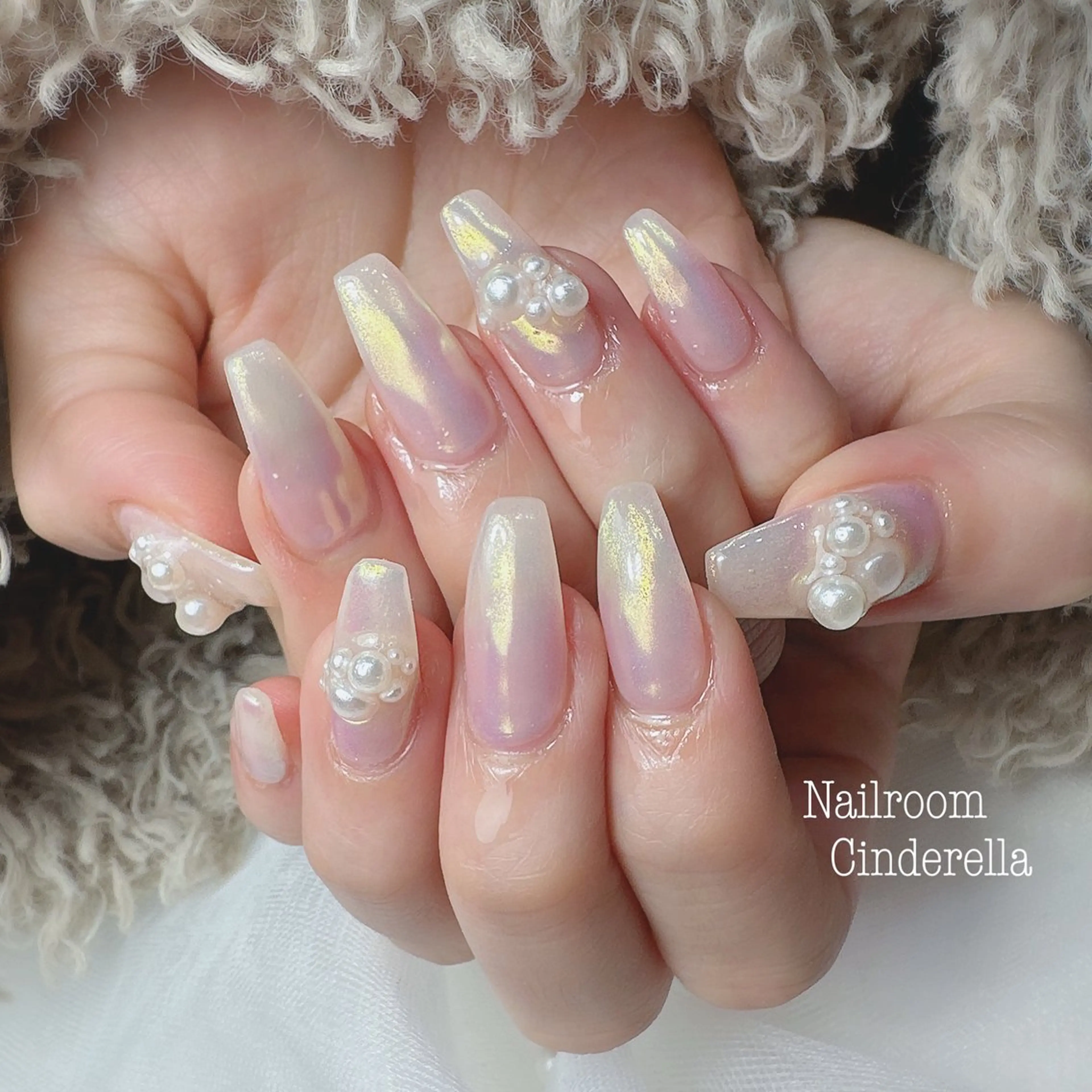 ネイル オーロラネイル ミラーネイル Nailroom. Cinderellaのネイルデザイン