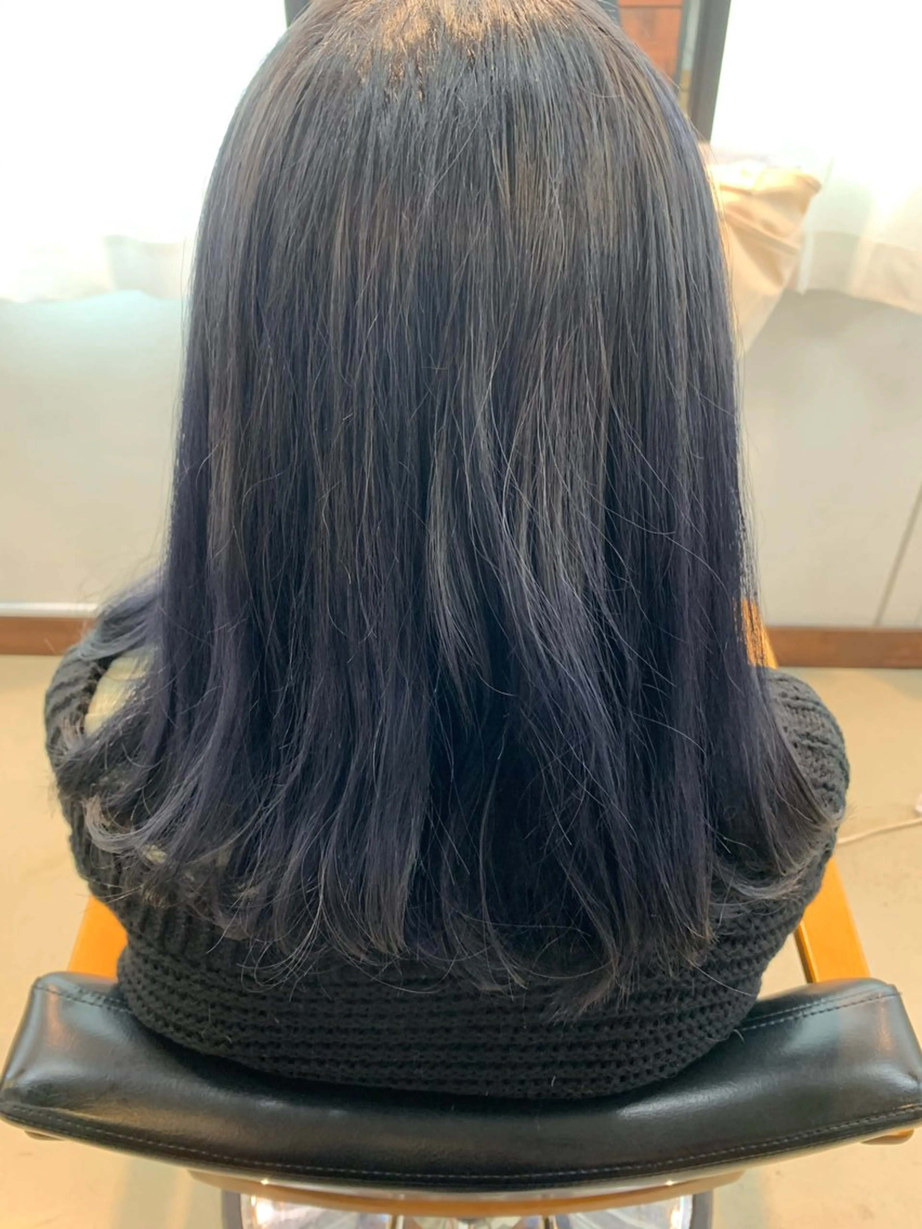 ミディアム カット ヘアカラー 根岸 和のヘアスタイル
