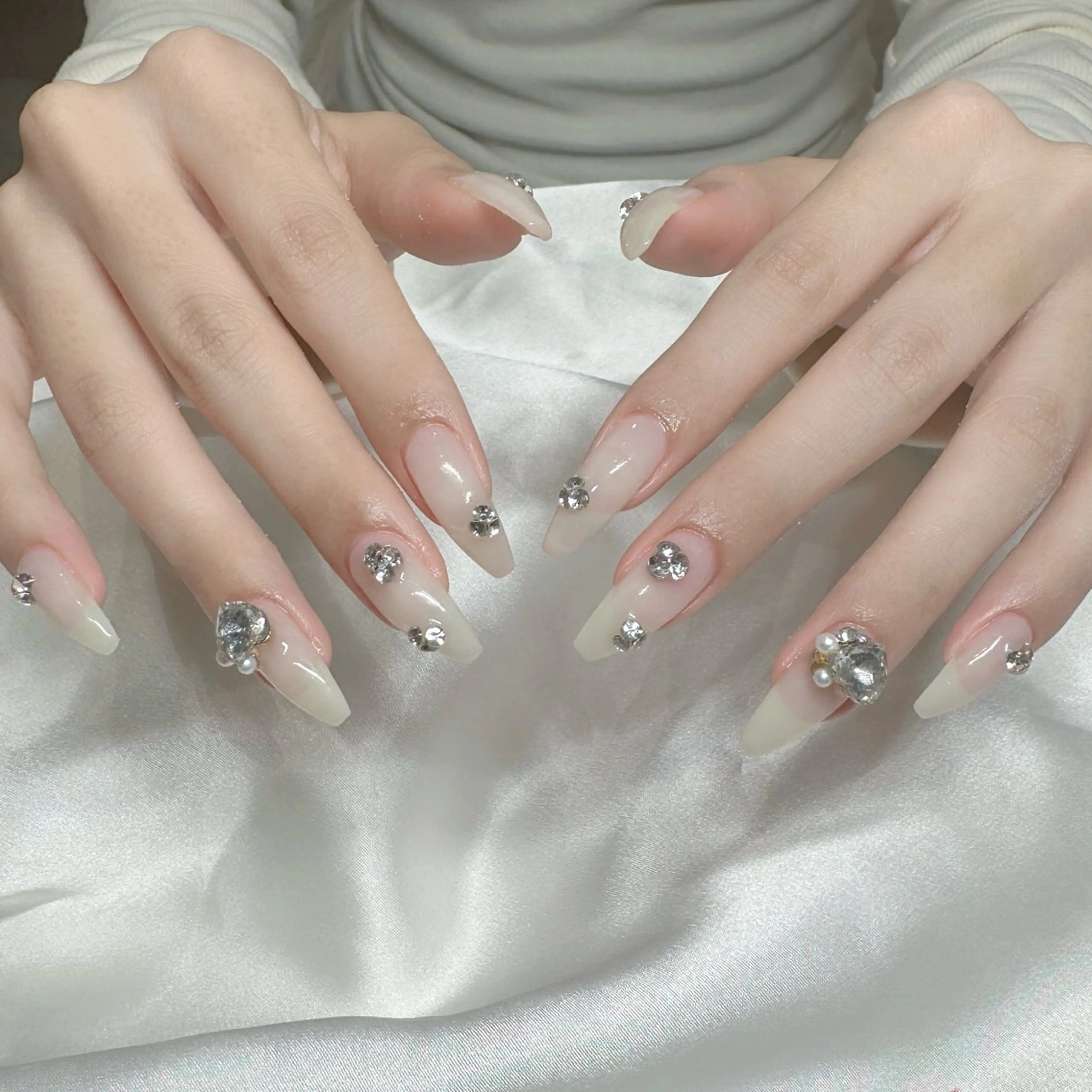 ネイル 韓国ネイル ロングネイル ワンカラーネイル スカルプネイル ワンホンネイル ハンドネイル L'oeillet HIBIKIのネイルデザイン