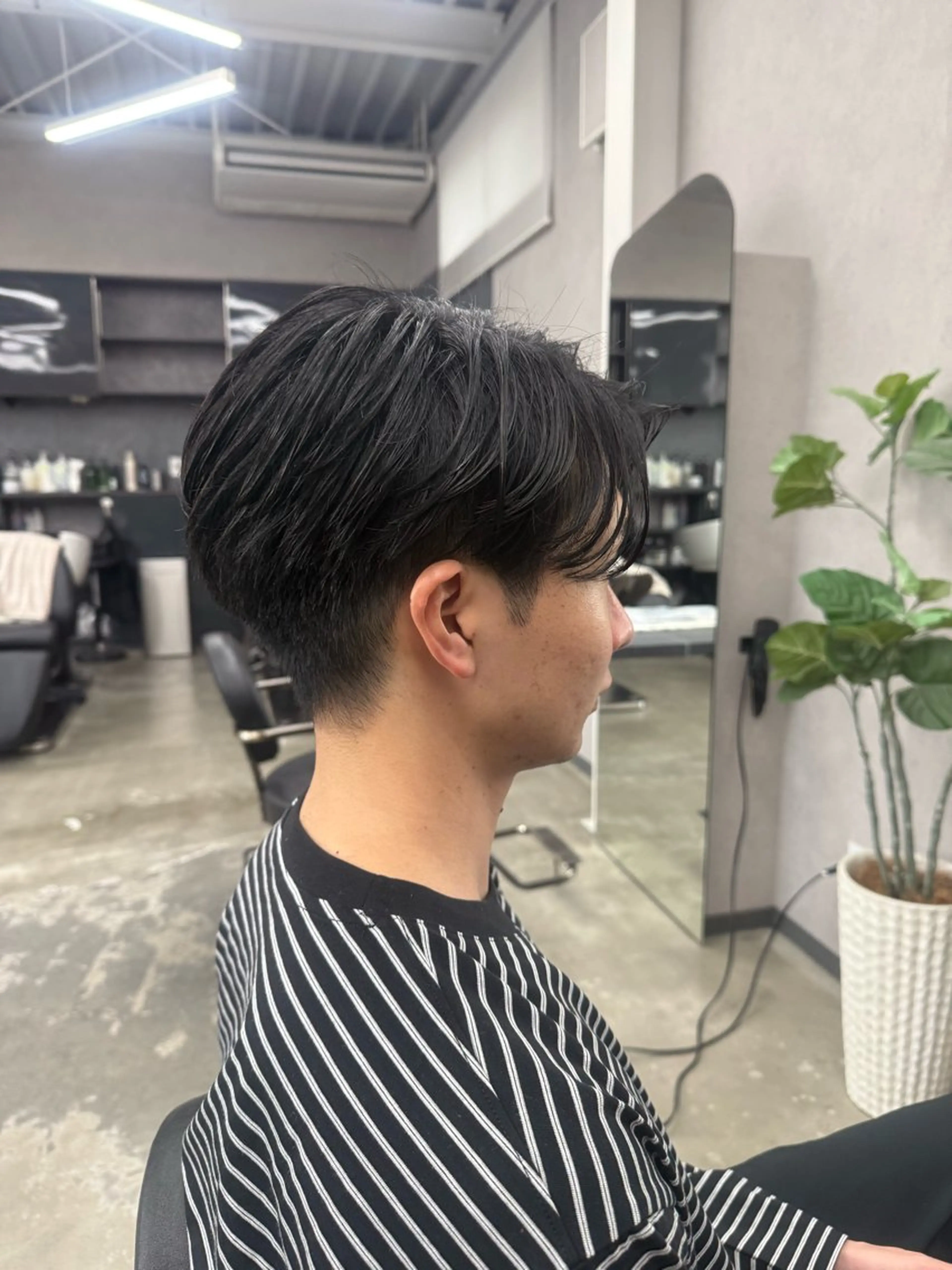 ミディアム カット 野上 晃生のヘアスタイル