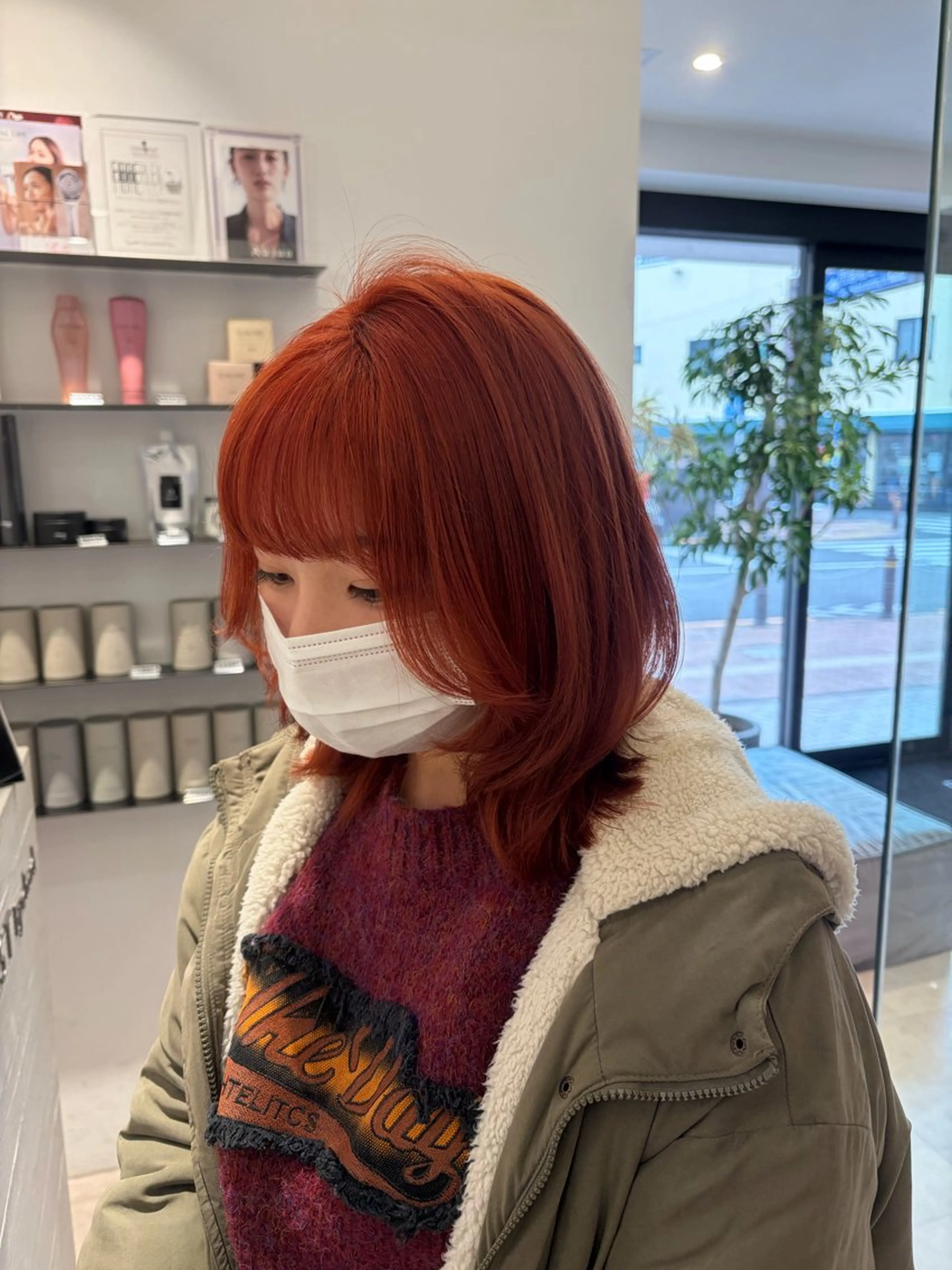 ミディアム カラー オレンジ レイヤーカット カット ヘアカラー サキ🤍ハイトーン 🩰くびれ巻きヘアのヘアスタイル