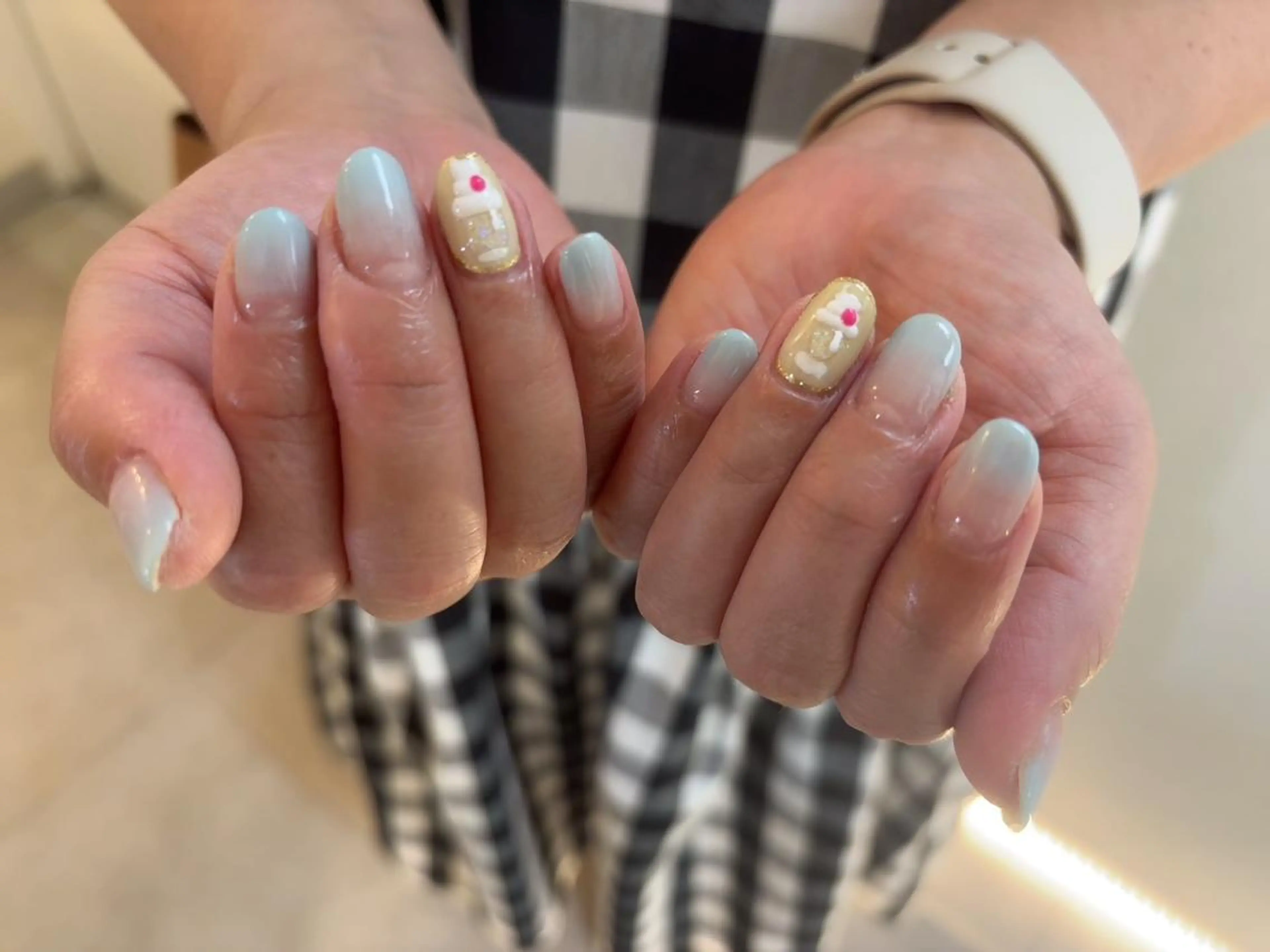 ネイル ハンドネイル Trinity ネイリストスタッフのネイルデザイン