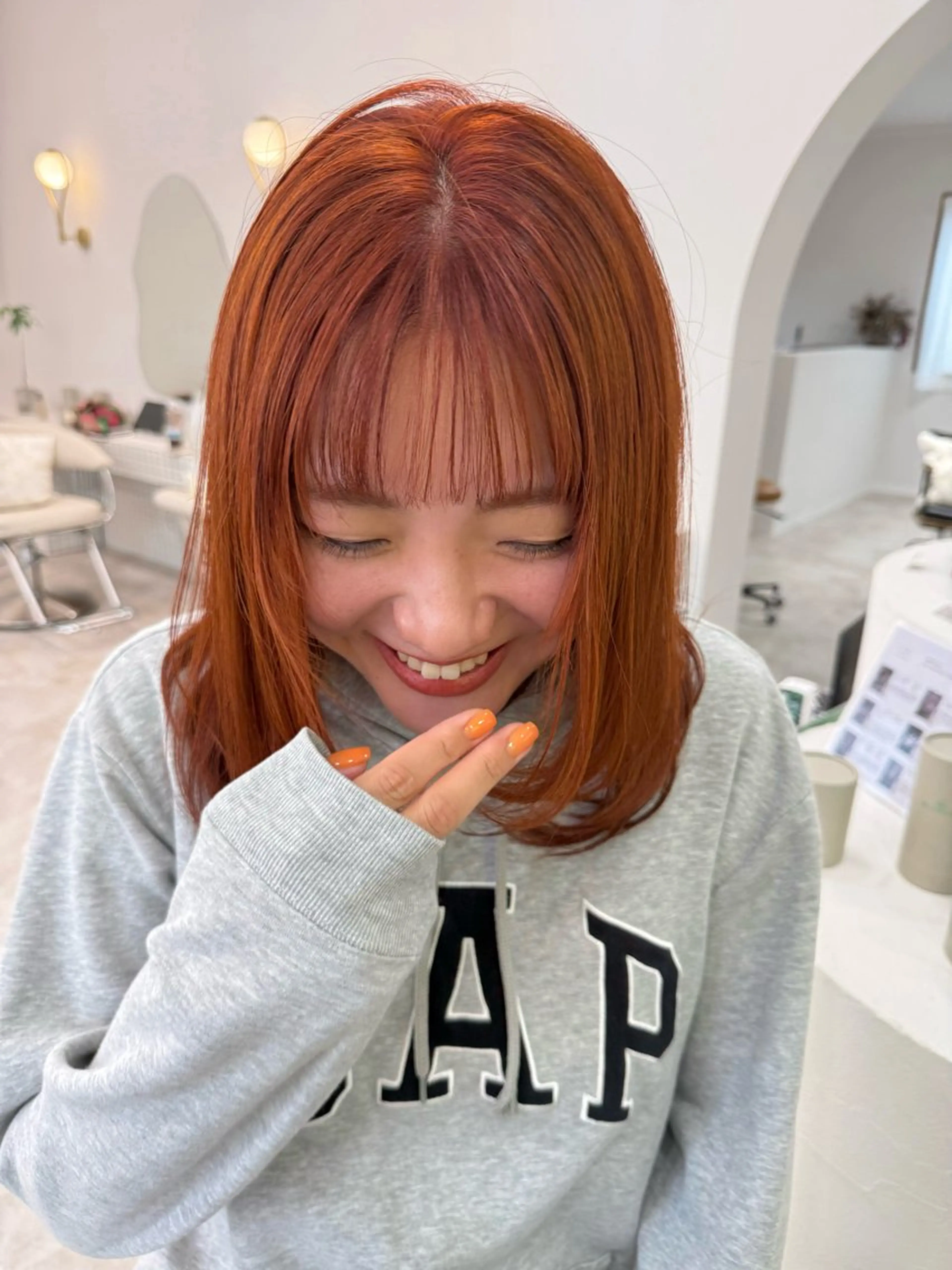 ミディアム カラー 喜屋武 美月のヘアスタイル