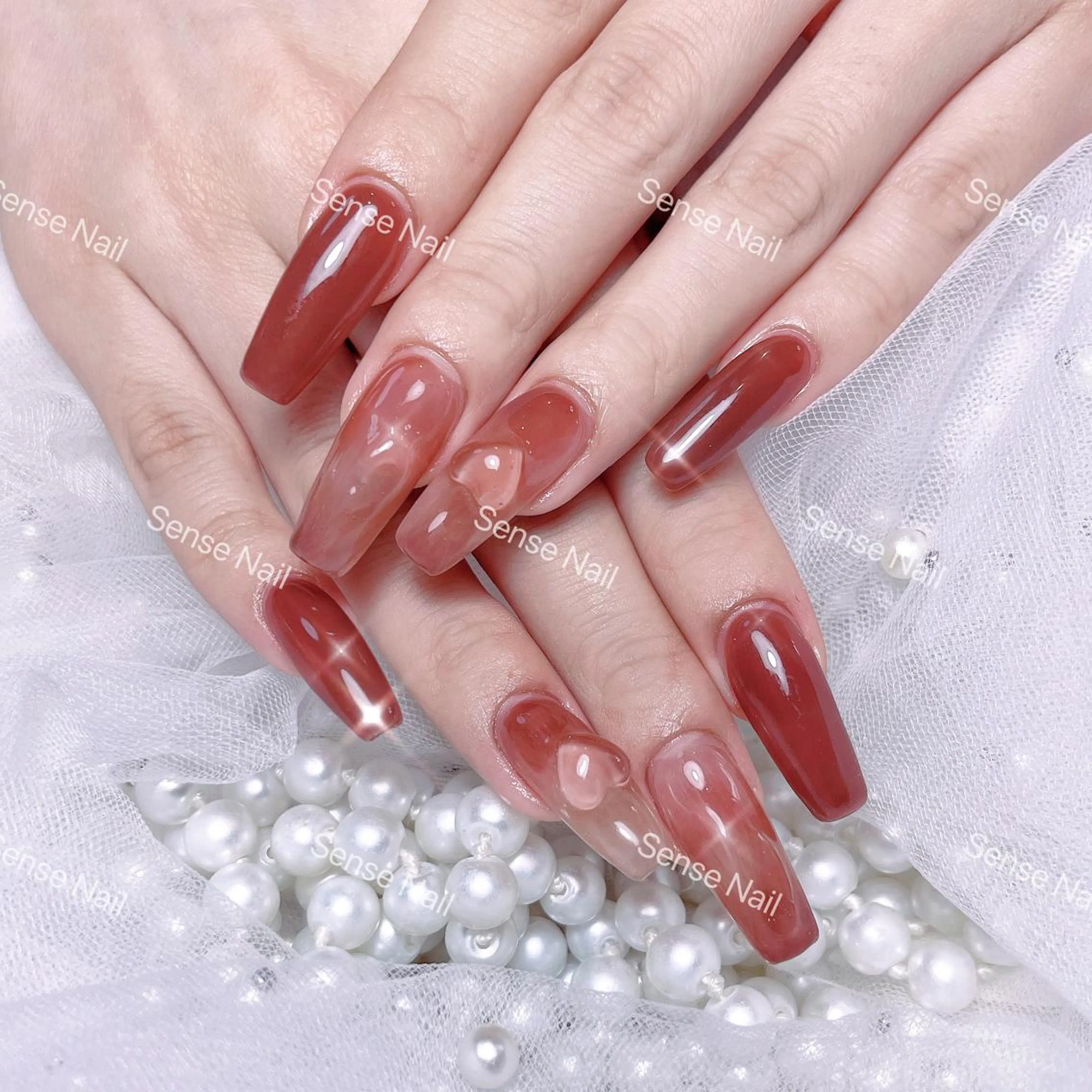 ネイル ハンドネイル ハンドケア Queening 🦋のネイルデザイン