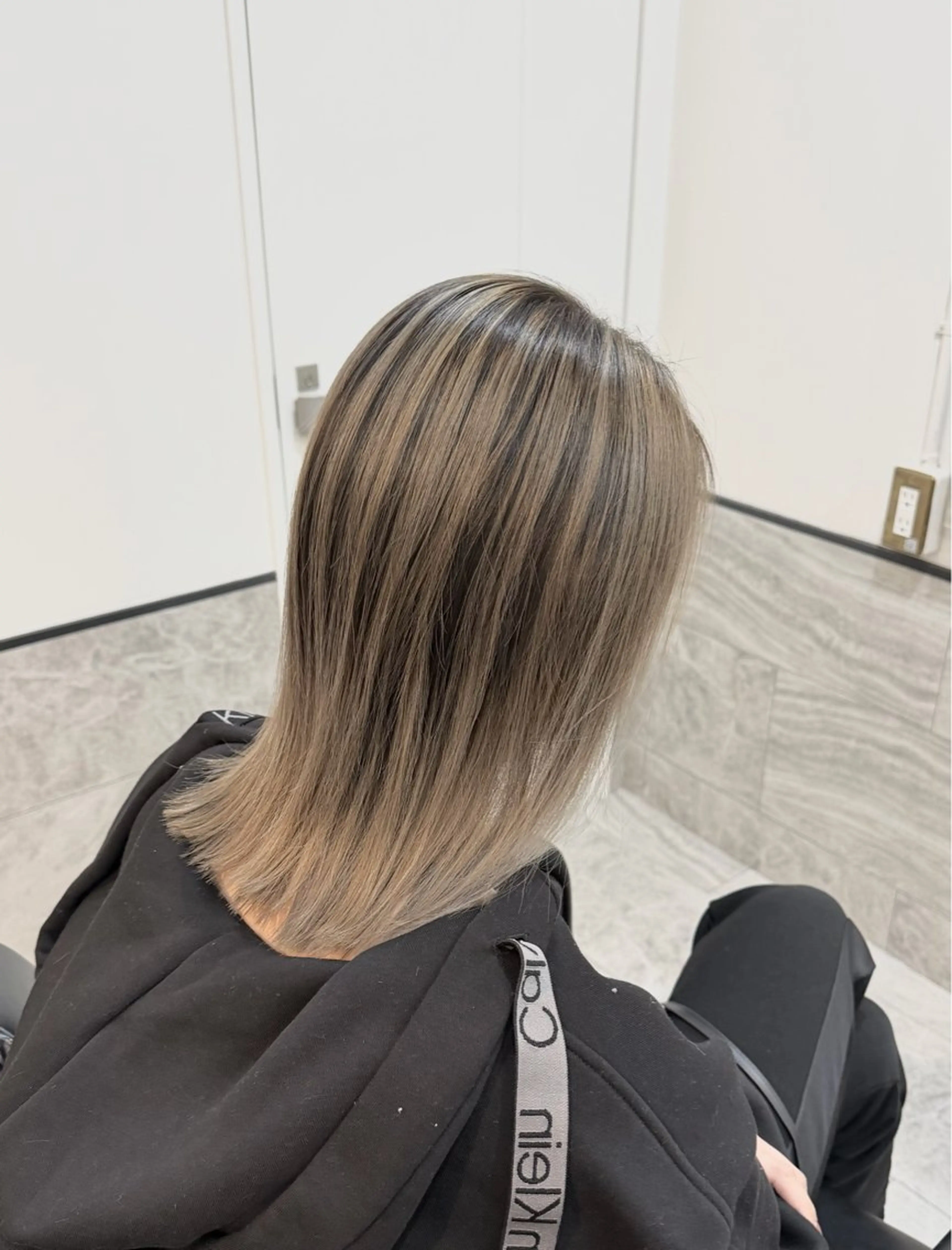 セミロング カラー バレイヤージュ ベージュカラー ミルクティーベージュ レイヤーカット ブリーチ/髪質改善/ メンズ/ KOKIのヘアスタイル