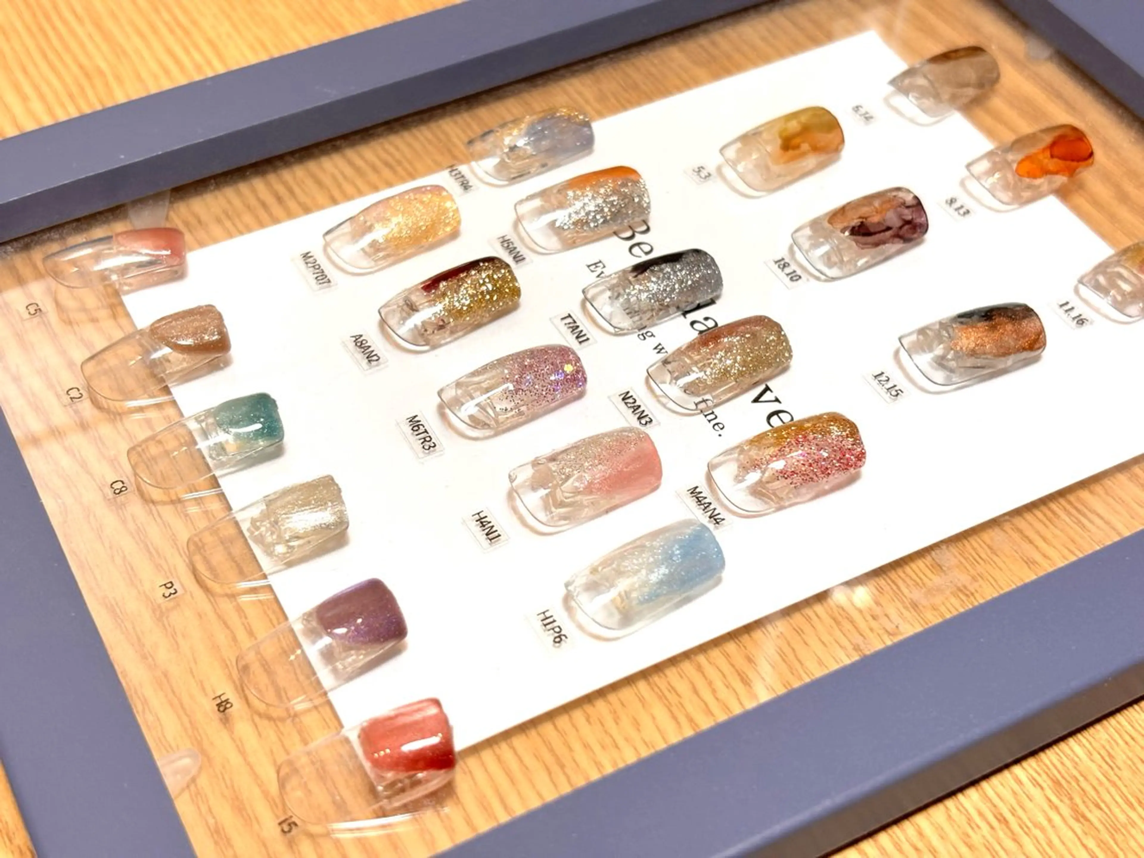 【オフ無料】ラメ塗りかけの写真