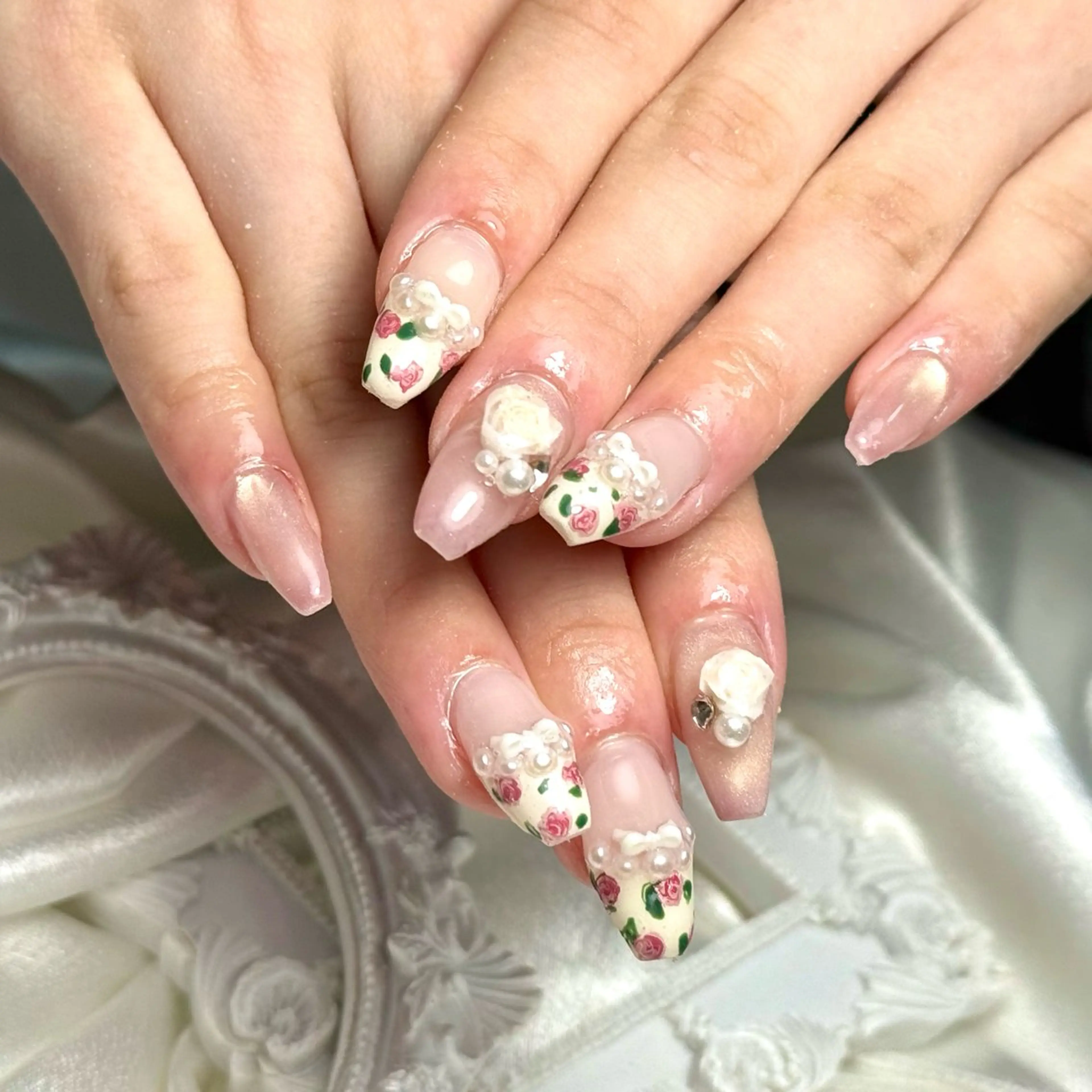 ネイル アートネイル 持ち込み ワンホンネイル ルシイ🎀新宿長さ 出しパーツ専門店のネイルデザイン