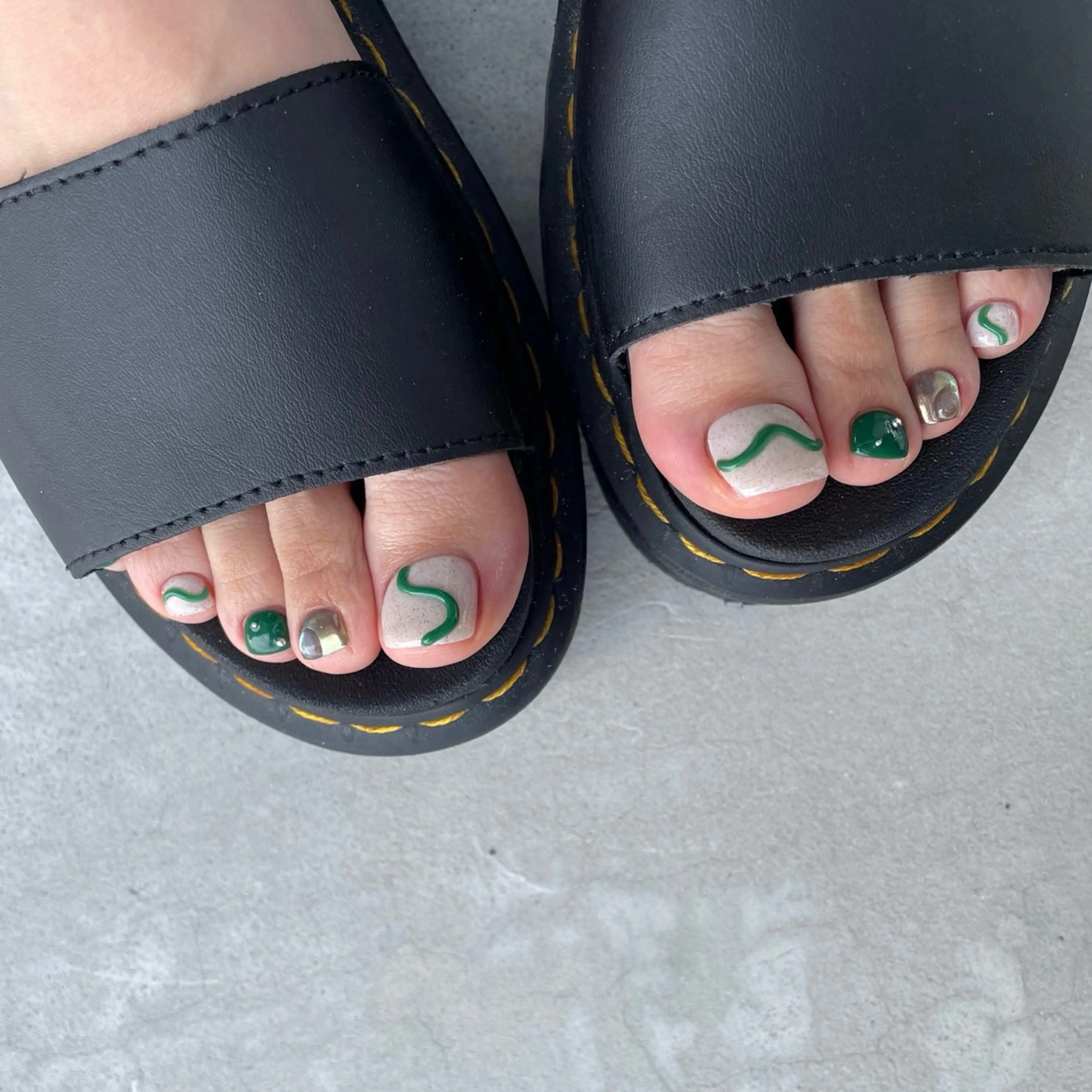 【フット】 当店オフケア無料✨アート自由デザイン ¥9000の写真