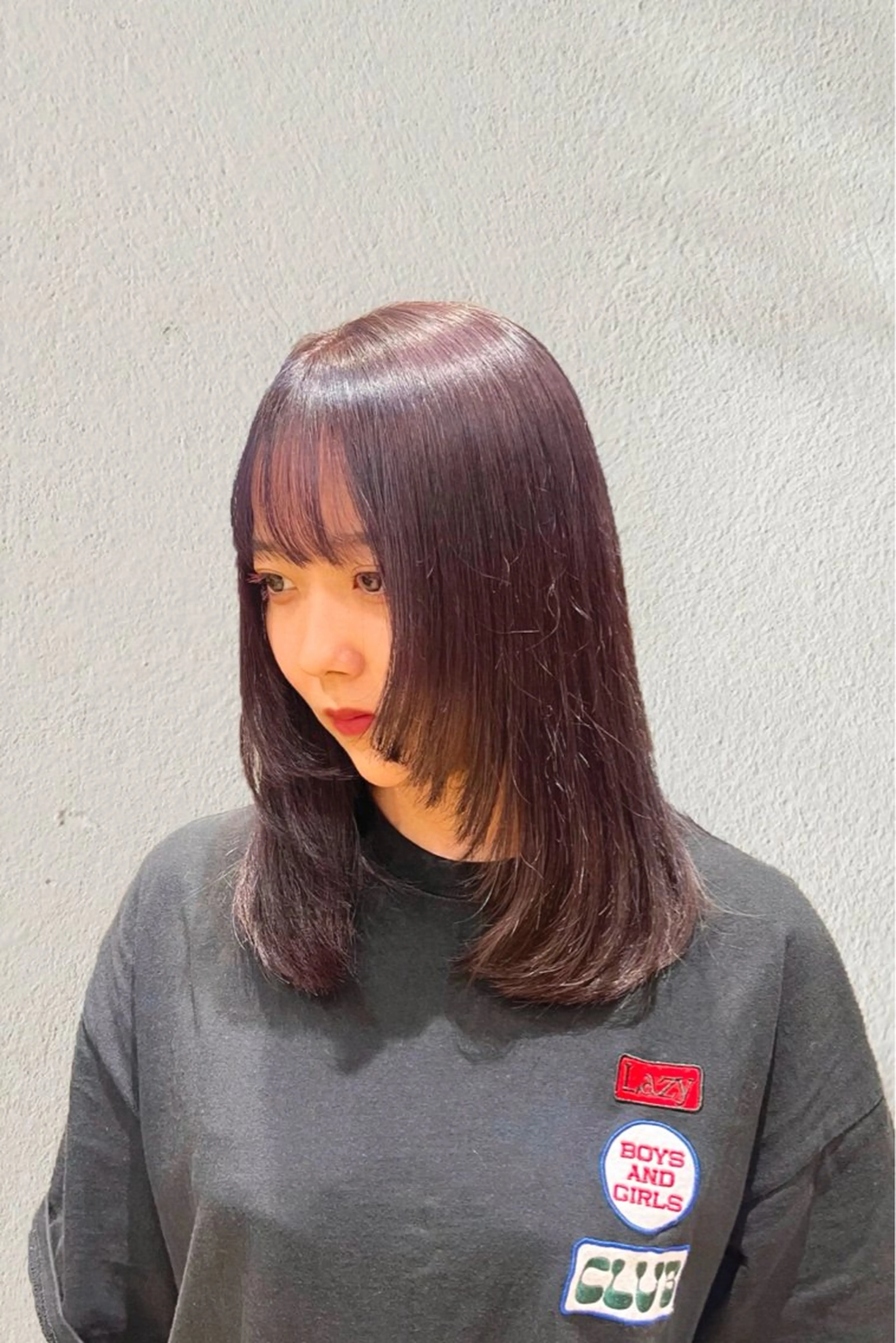 セミロング カラー ブラウンカラー バイオレットカラー バイオレットブラウン レイヤーカット 暖色カラー・メンズ 🫧Harukaのヘアスタイル