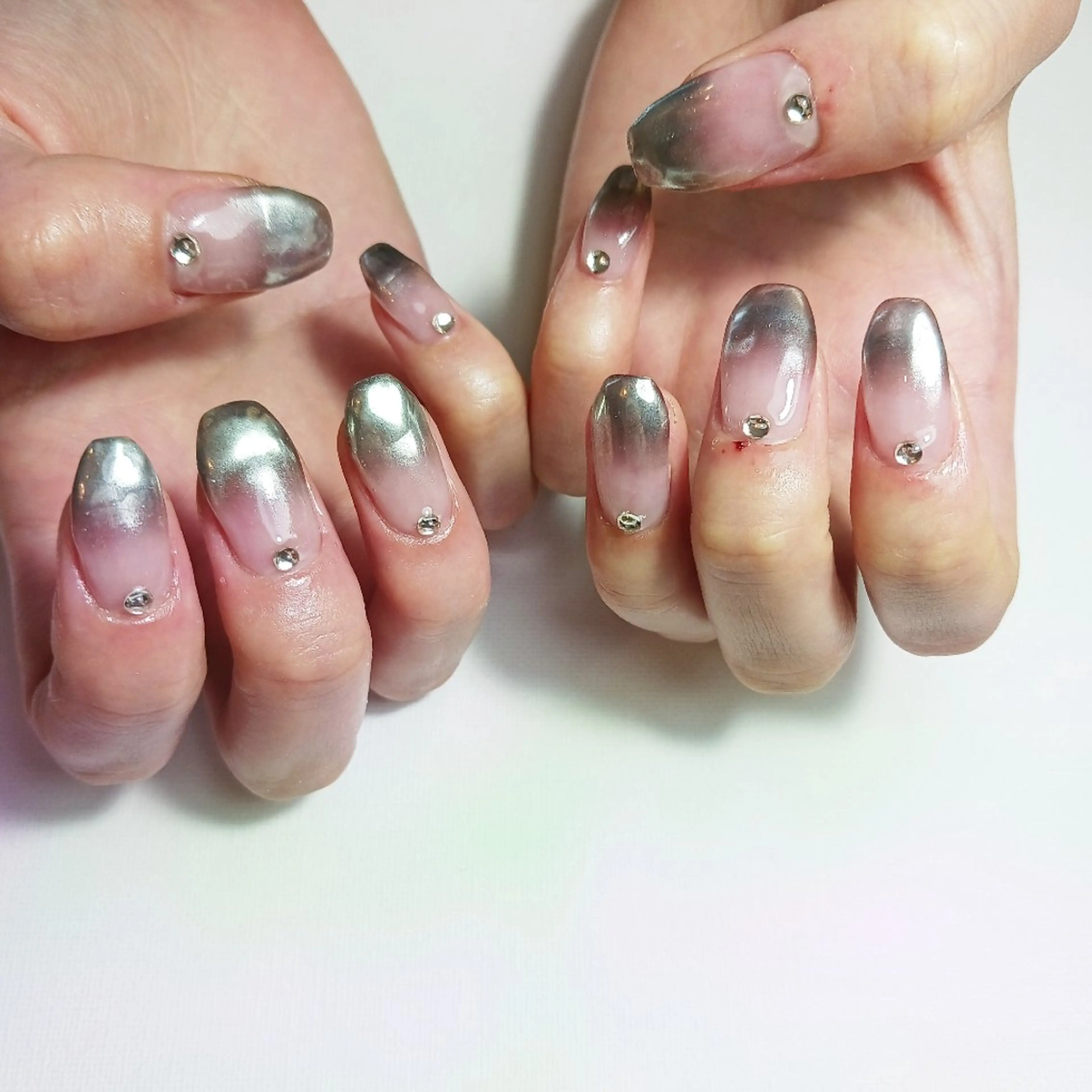 ネイル ジェルネイル グラデーション ミラーネイル 持ち込み ショートネイル ハンドネイル owlnail /持込みデザイン専門のネイルデザイン