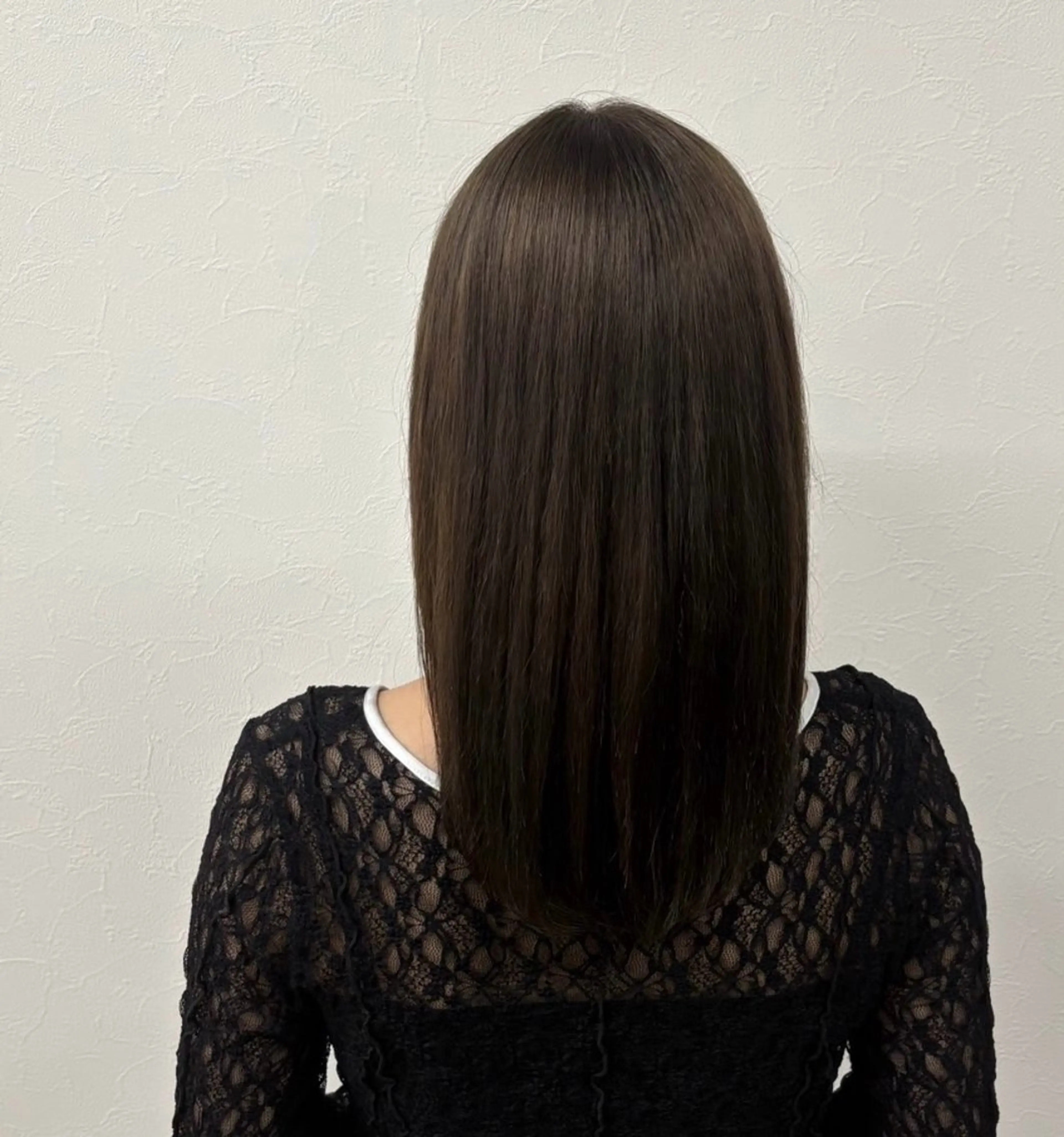 セミロング カラー ブリーチ グレージュ オリーブグレージュ オリーブグレー 吉田 恋々音のヘアスタイル