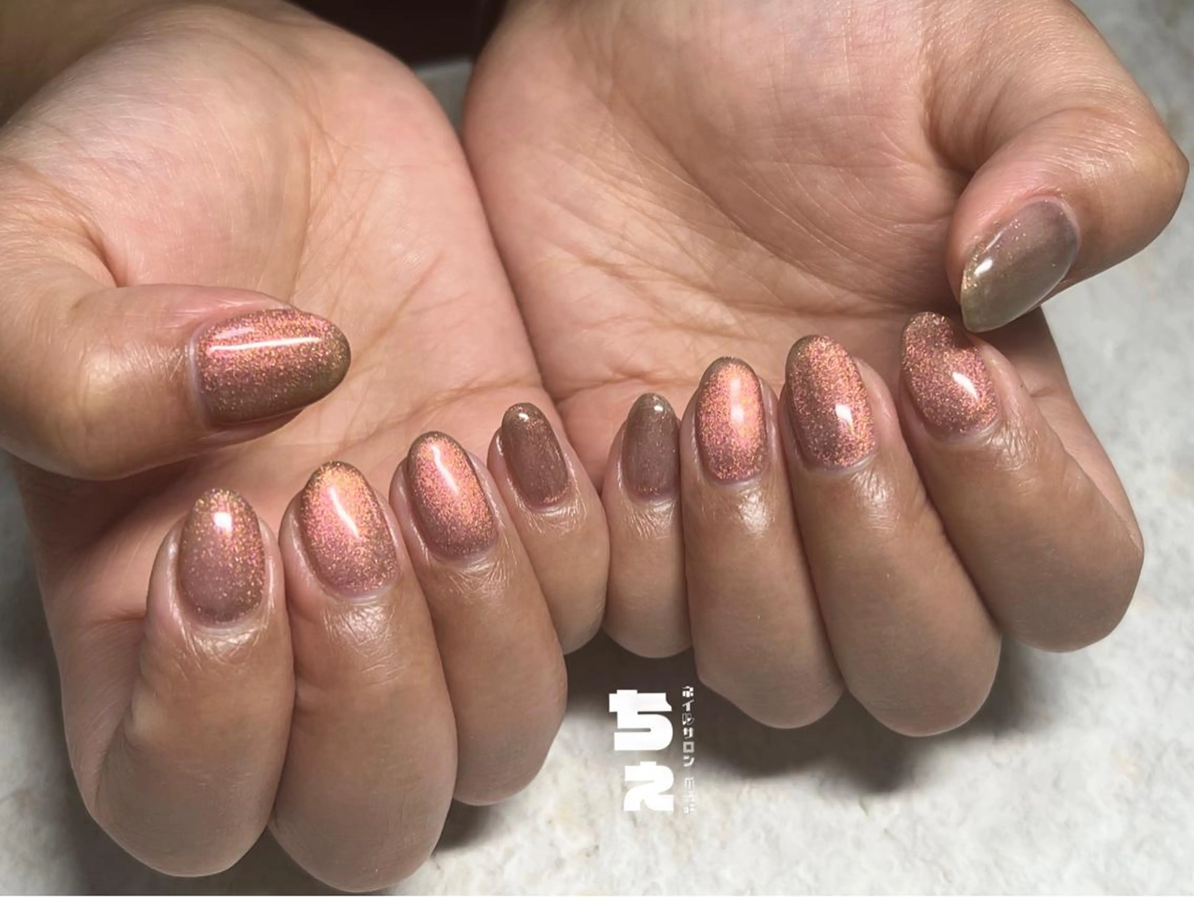 ネイル マグネットネイル オレンジ ピンク ハンドネイル nail salon CHEのネイルデザイン