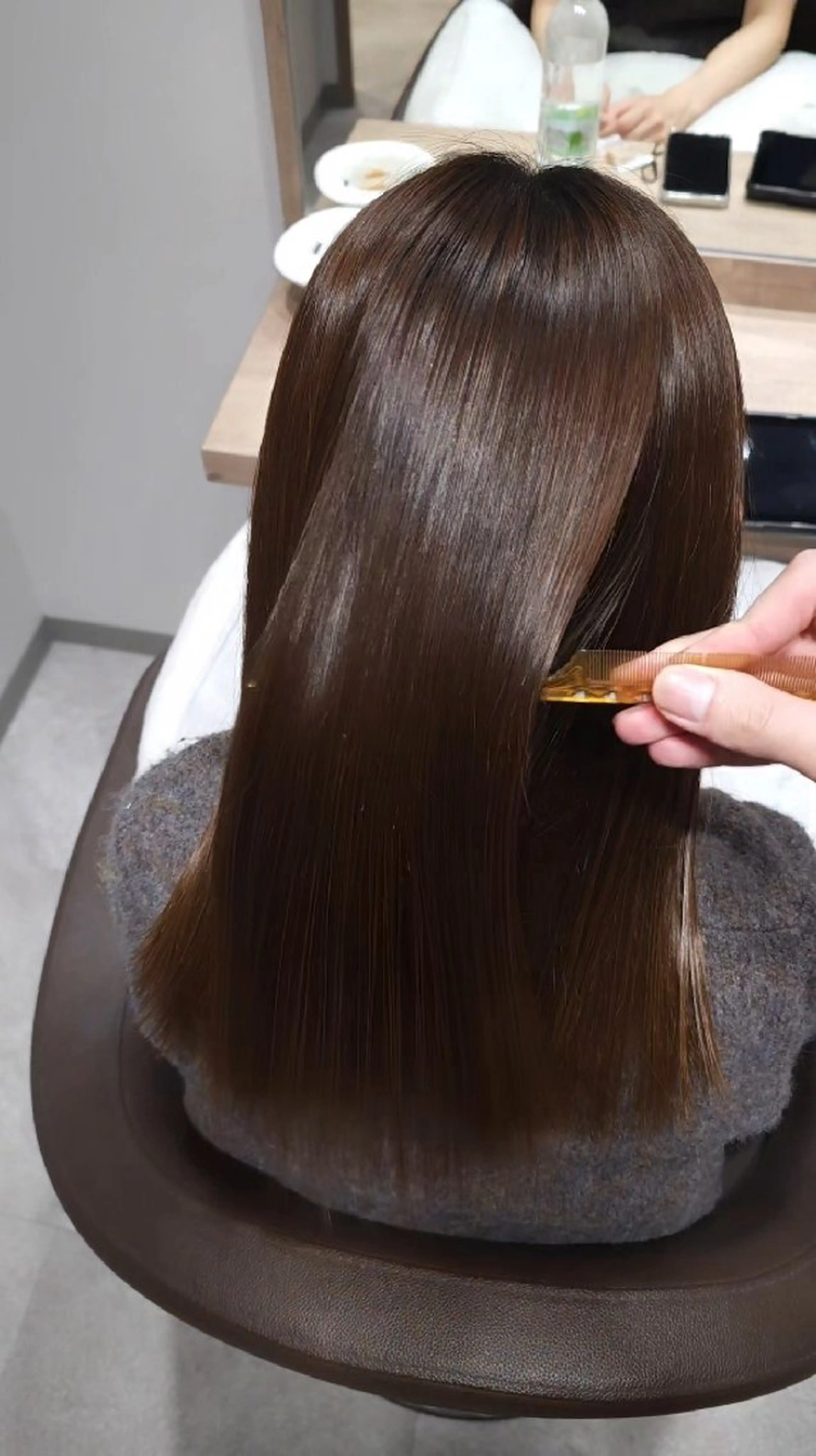 ミディアム カット 縮毛矯正 トリートメント サロウィン　神戸三宮店所属・髪質改善美容師が作る 透明感カラー杉山太貴のヘアスタイル