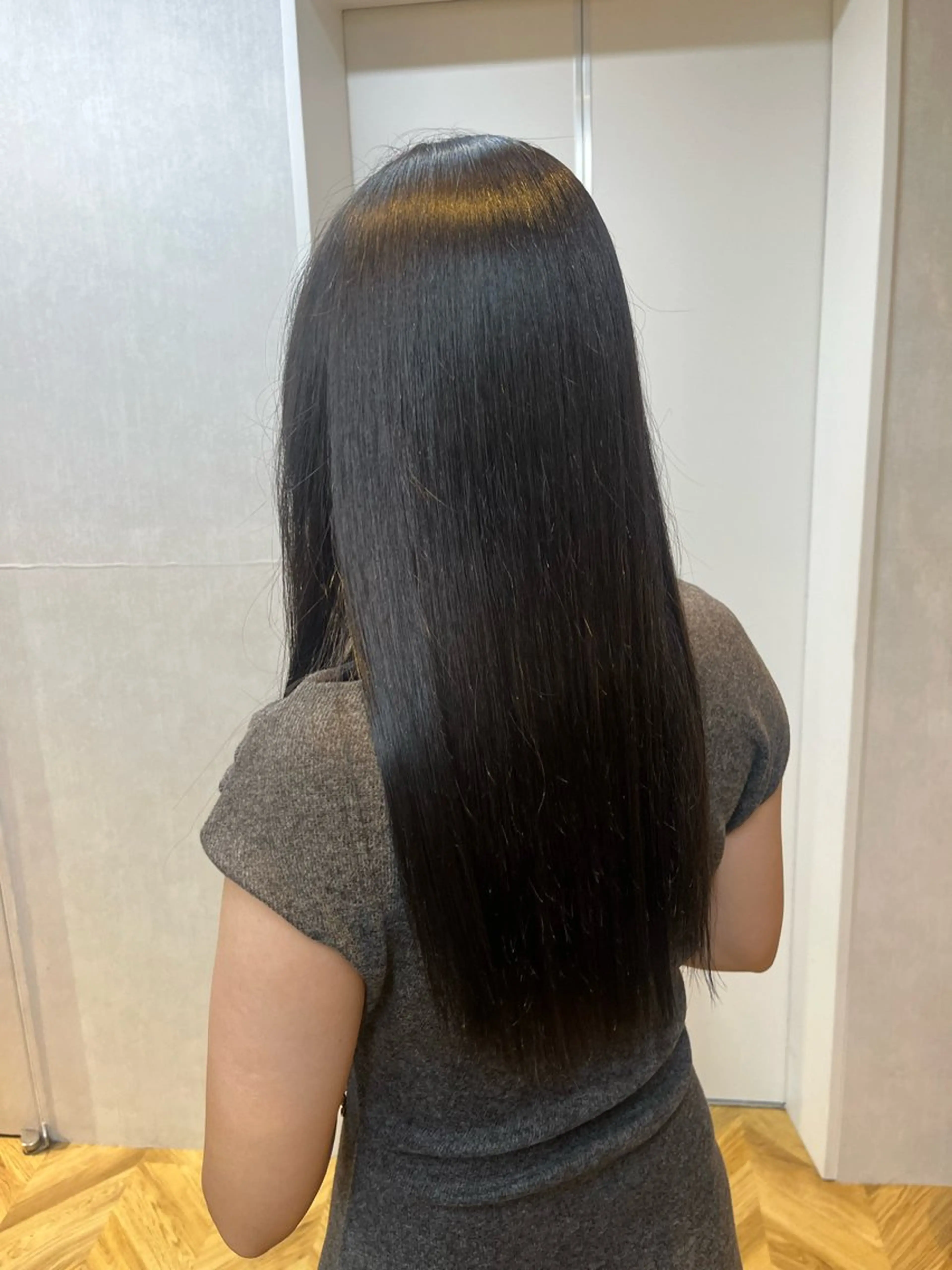 ロング 縮毛矯正 ひなこ♡艶カラー/ ベージュ🤍透明感のヘアスタイル