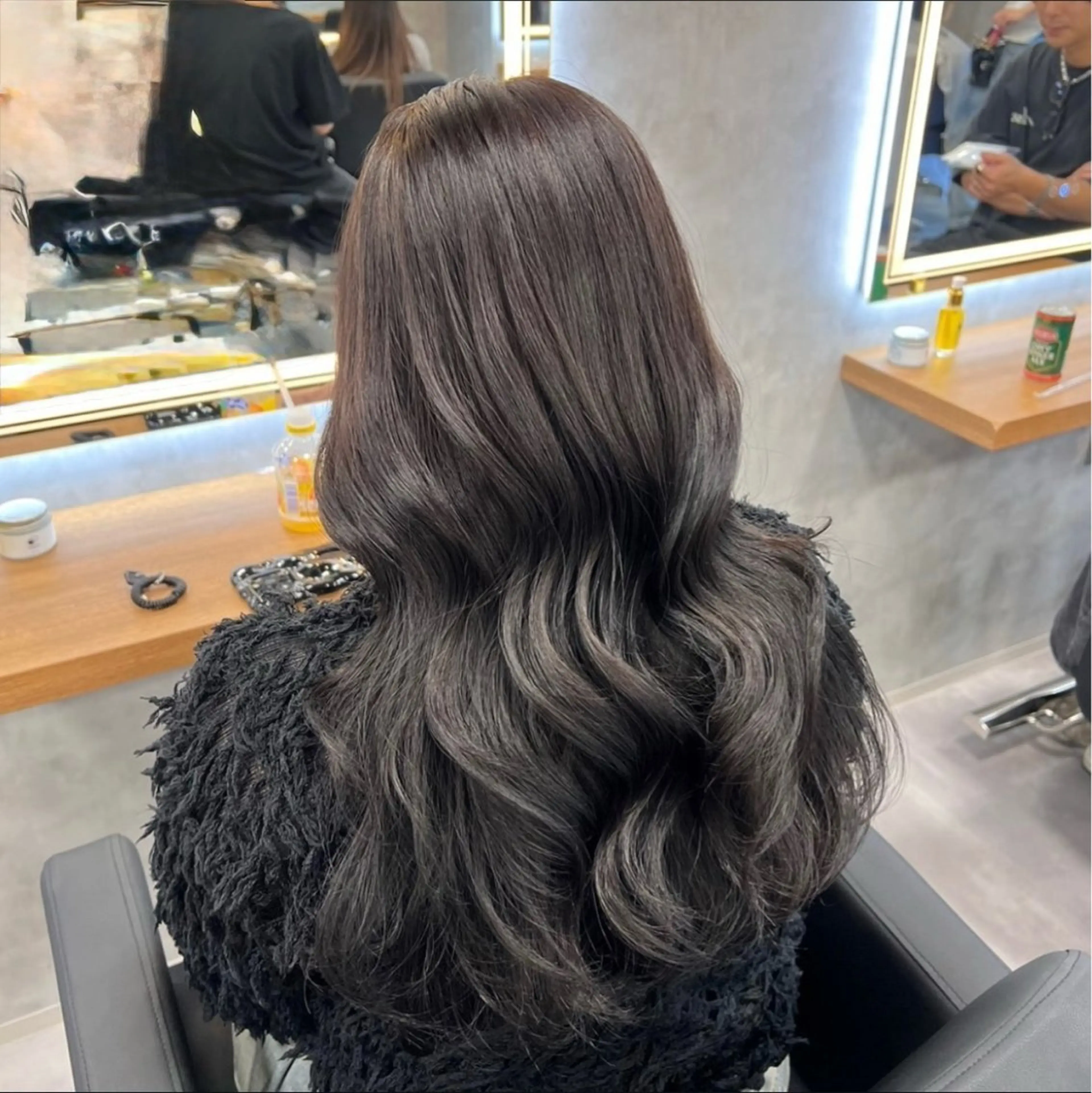 ロング カラー ヘアアレンジ カット ヘアカラー トリートメント ヘアセット レイヤー×透明感カラ ーHAYATOのヘアスタイル