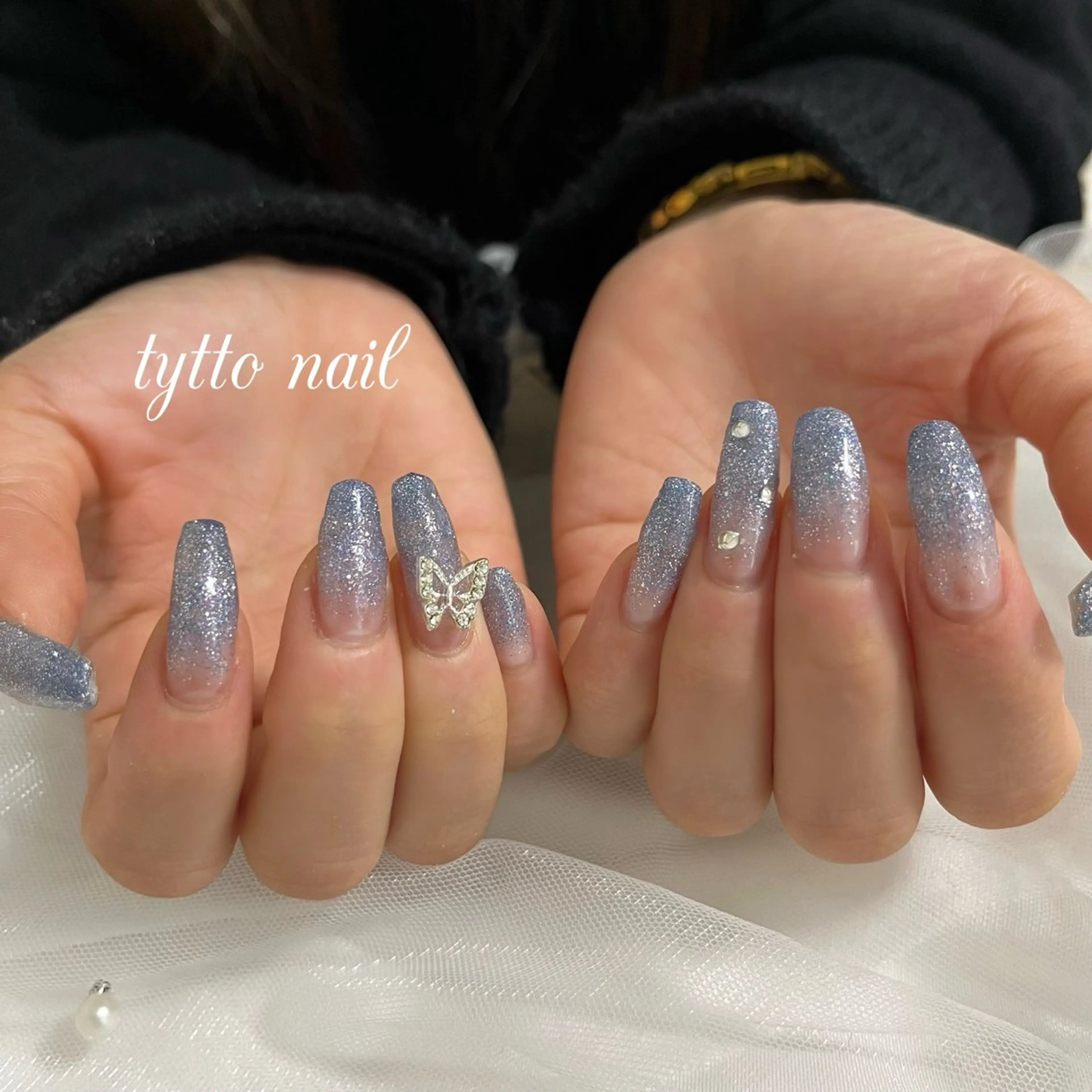 ネイル ブルー フラッシュネイル キラキラネイル ラメ(グリッター) ロングネイル ハンドネイル tytto nail ❤︎‪‪eri‪‪のネイルデザイン
