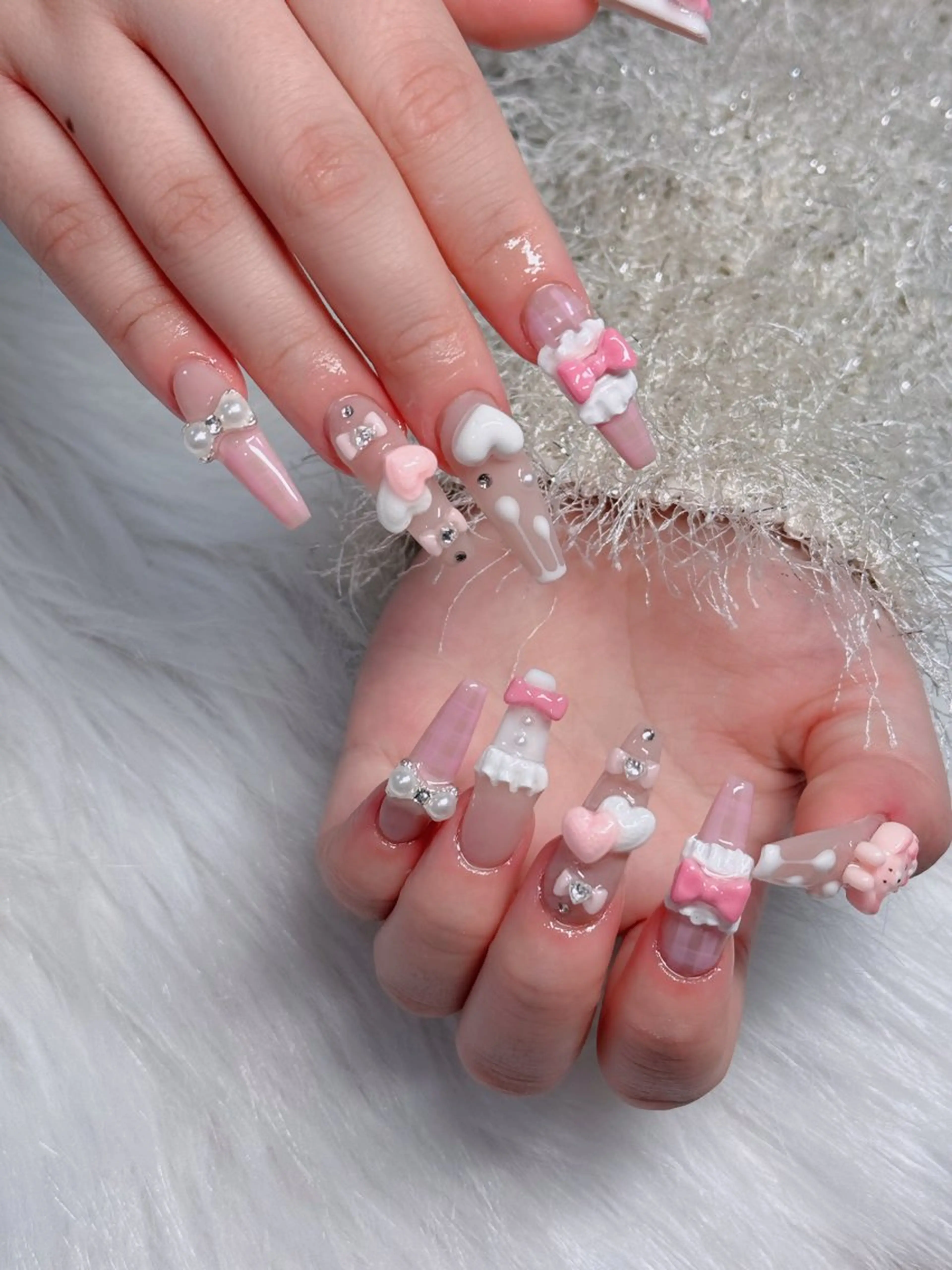 ネイル オーロラネイル フレンチネイル ジェルネイル ハロウィン キラキラネイル ハンドネイル H.baby Nail Salonのネイルデザイン