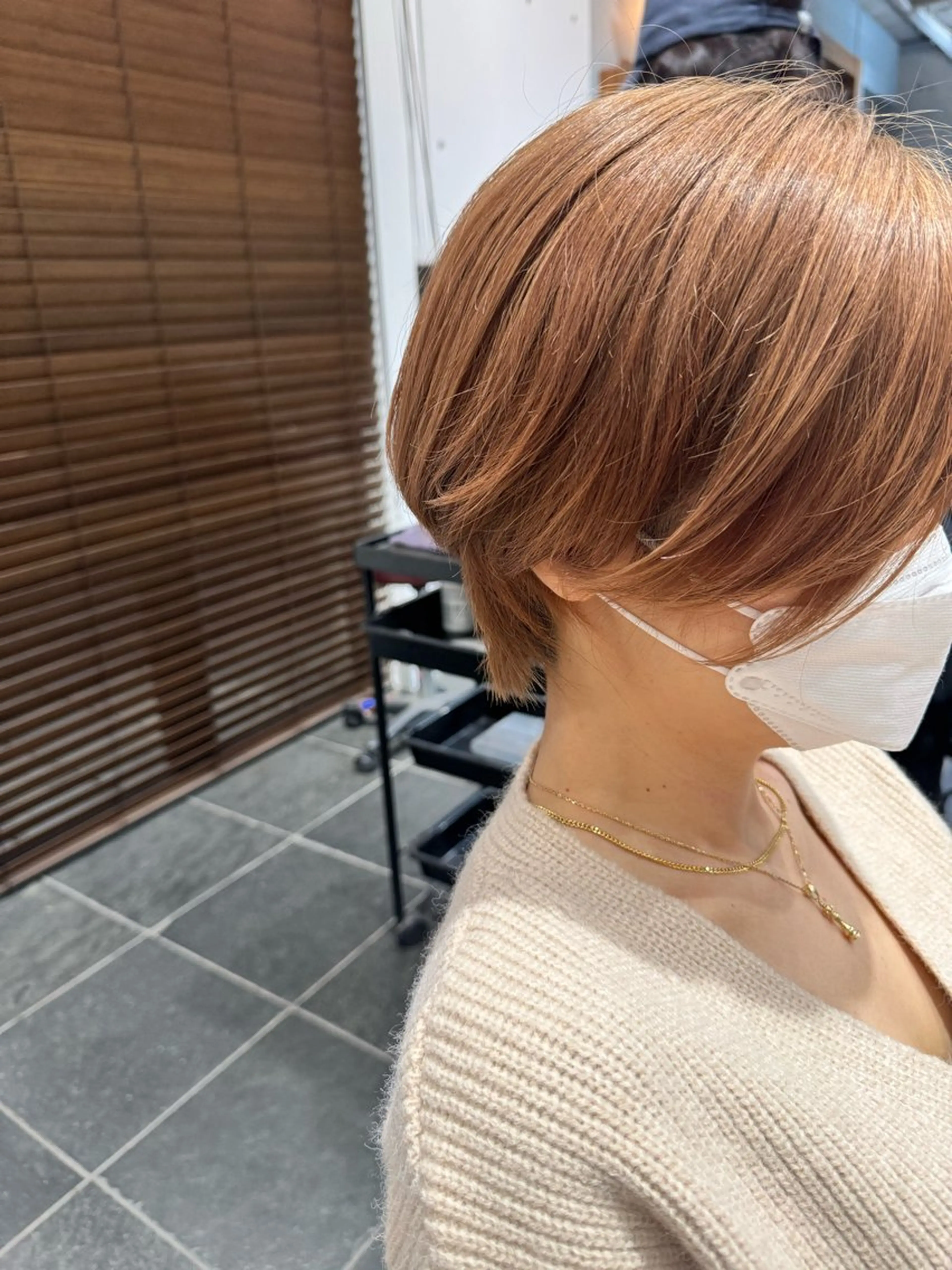 ショート カラー ブリーチ イルミナカラー 髪質改善 ショートヘア 縮毛矯正 OAK 中目黒のヘアスタイル