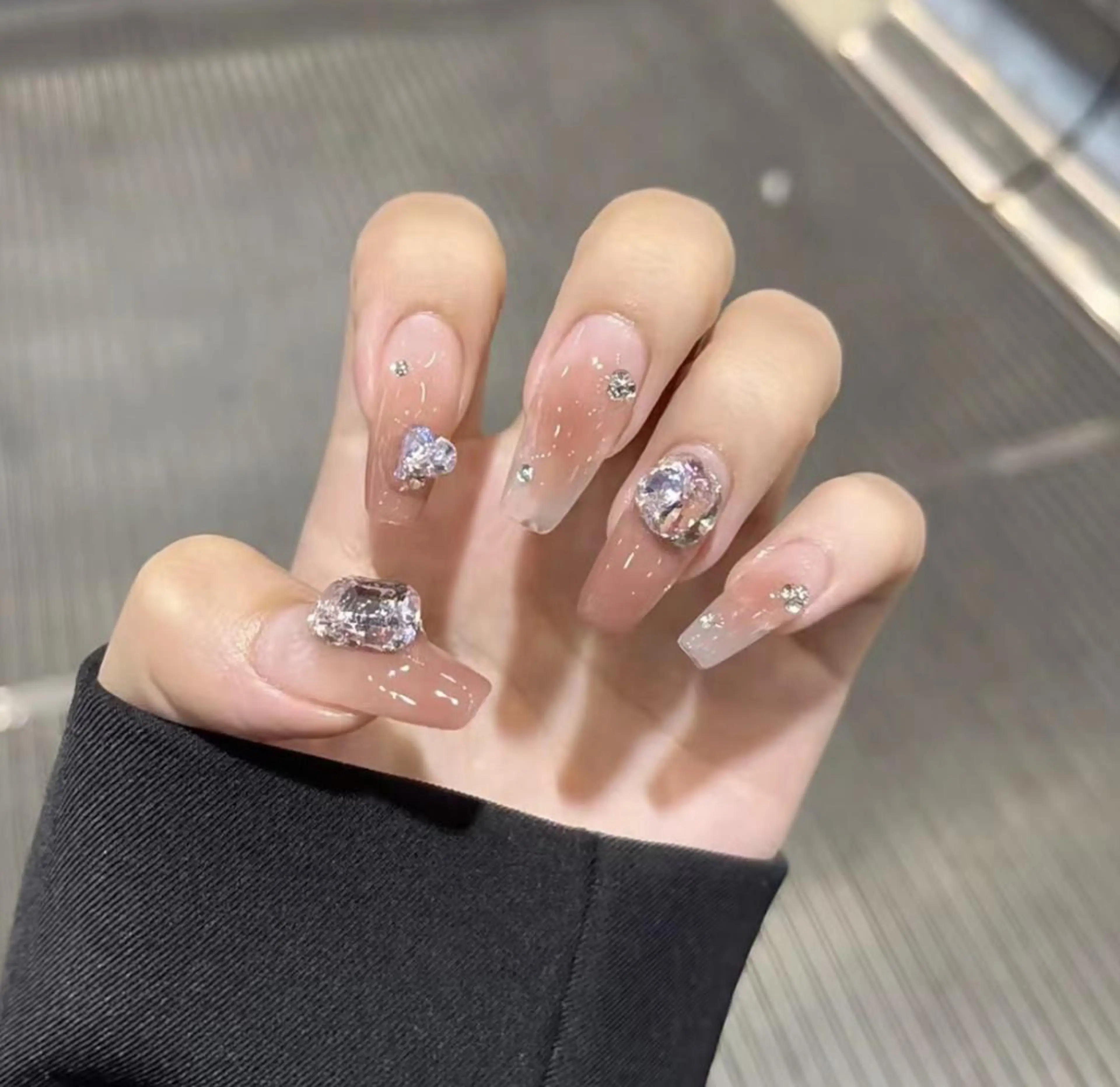 マツエク・マツパ ハンドネイル エリ🫧 nail池袋東口のネイルデザイン