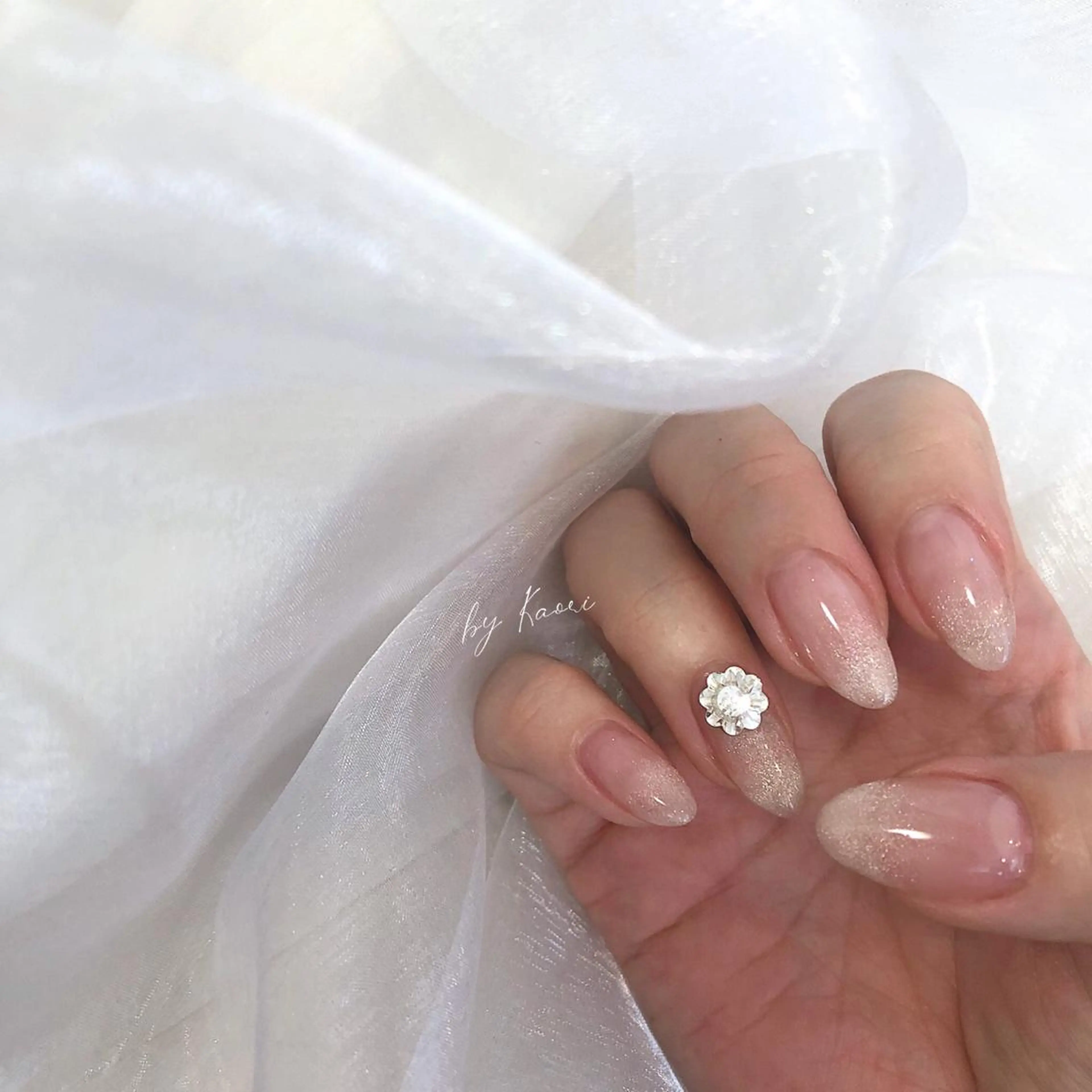 ネイル オーロラネイル ブラウン カジュアル フラワーネイル フットネイル _Defi_ by Kaoriのネイルデザイン