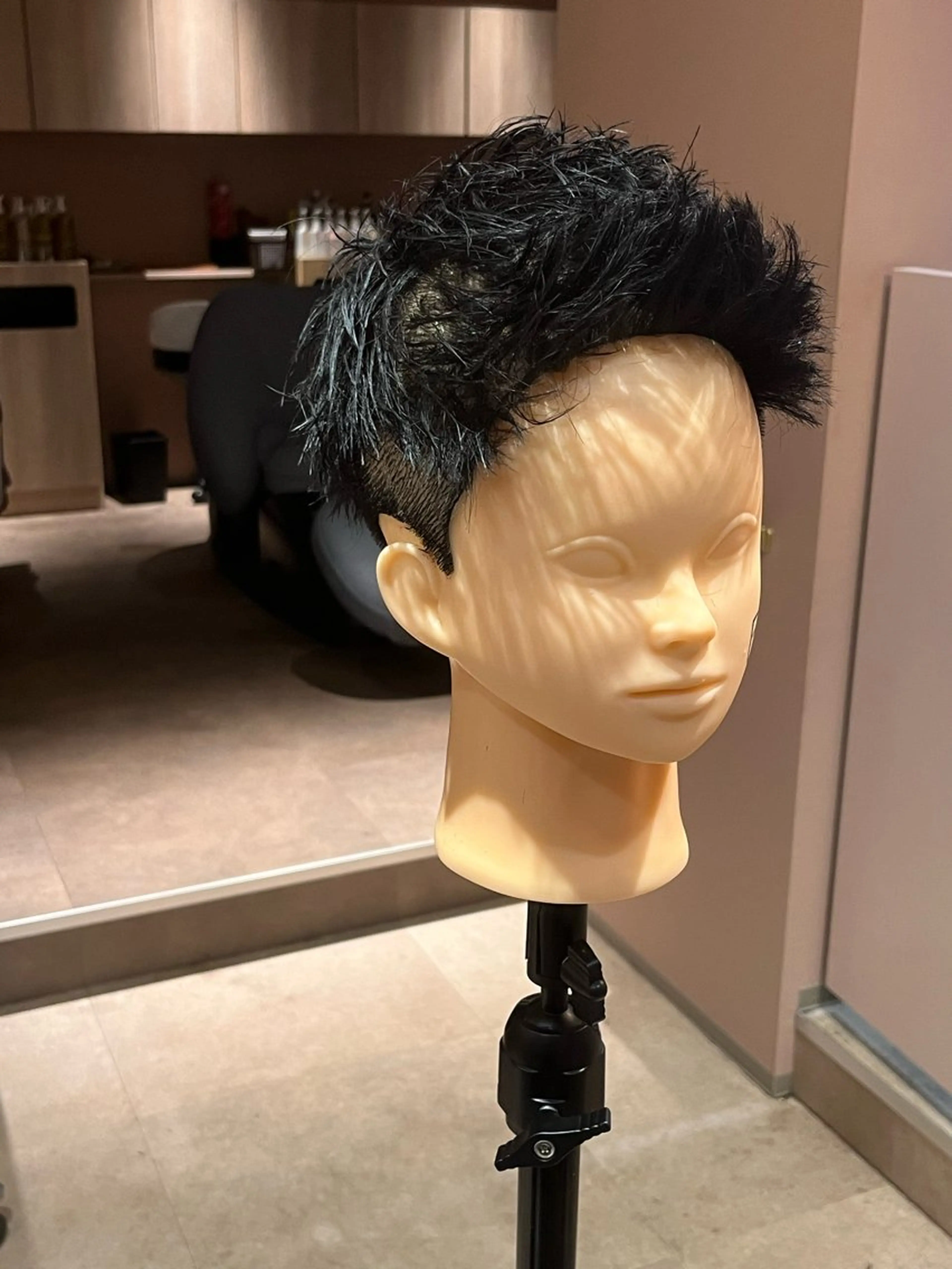 ショート メンズ モヒカン 坂本 翔のヘアスタイル