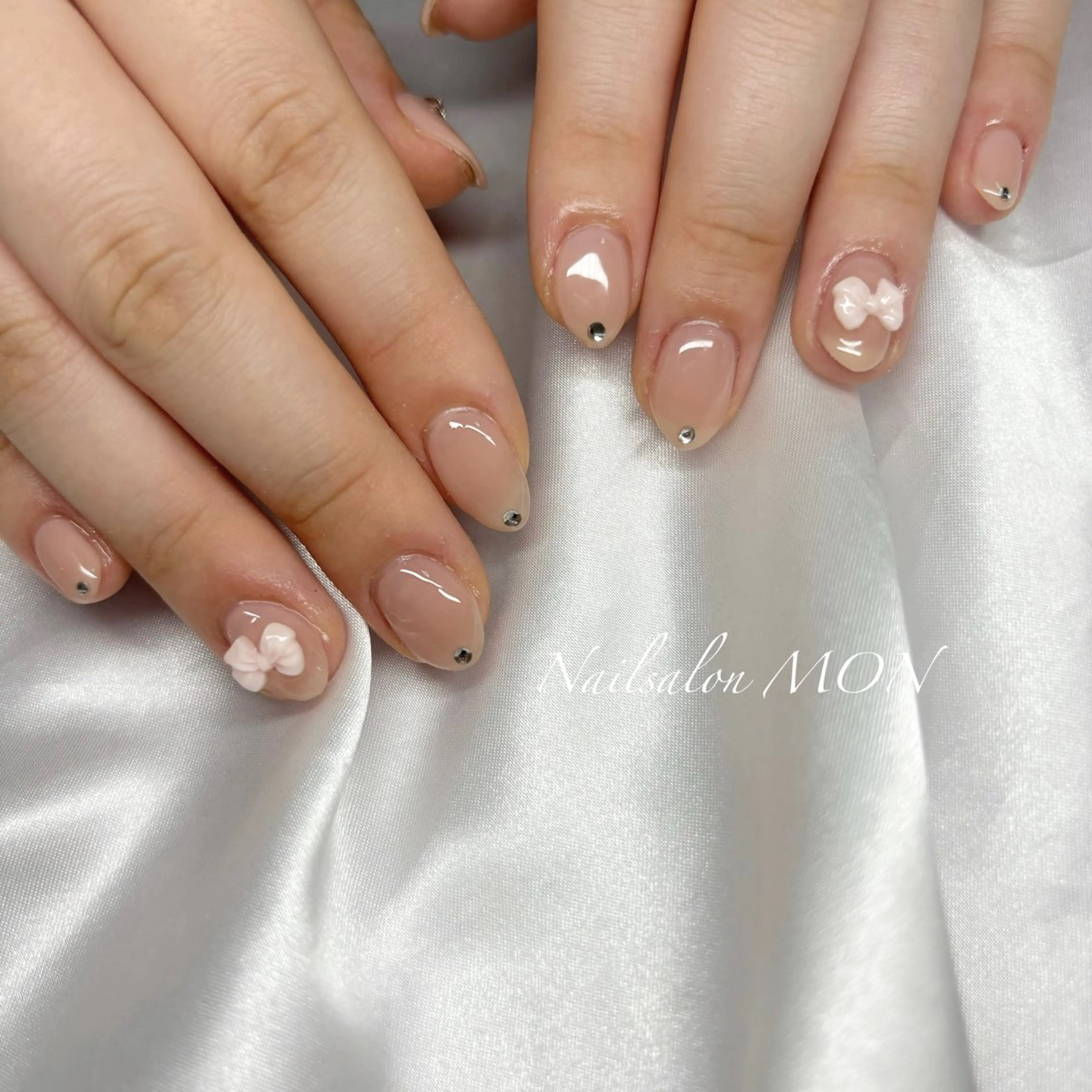 ネイル ストーンネイル ハンドネイル Nailsalon MONのネイルデザイン
