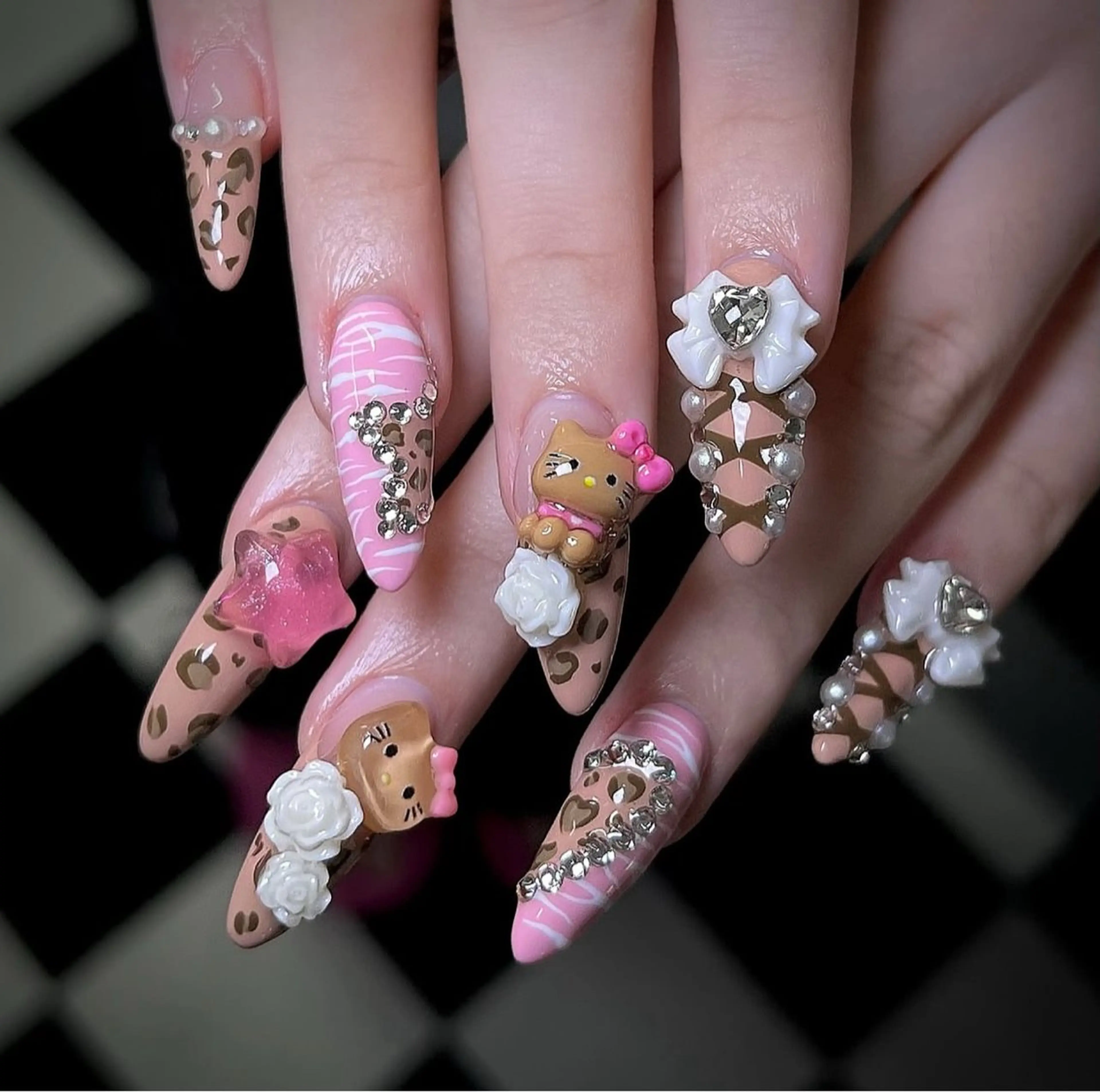 ネイル アニマル柄 オーロラネイル チークネイル フラッシュネイル ジェルネイル ハンドネイル Hinaa 池袋のネイルデザイン