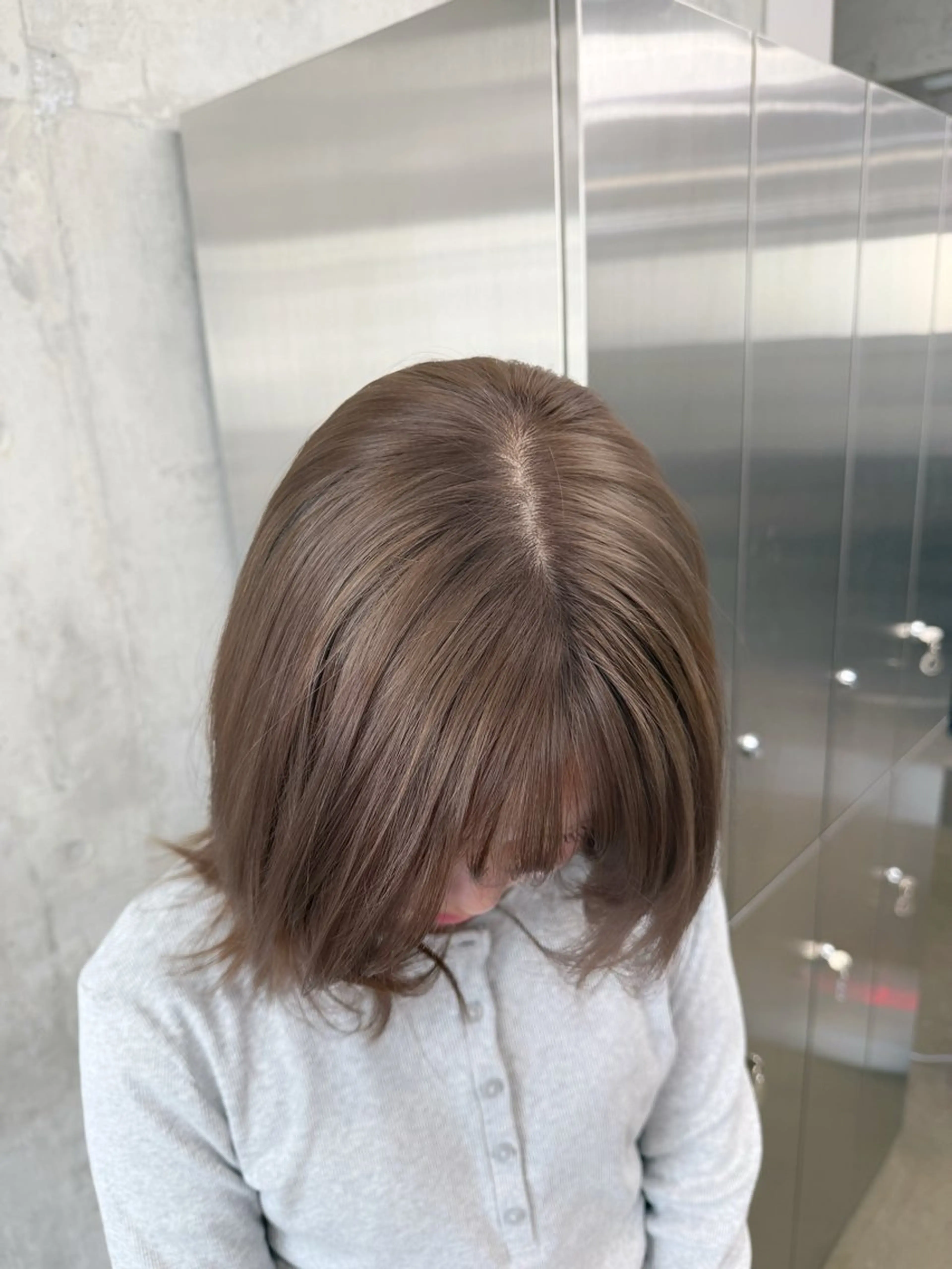 ミディアム カラー ベージュカラー ブリーチ ミルクティーベージュ ヘアカラー トリートメント 高橋大樹/グレージュ 透明感/髪質改善のヘアスタイル