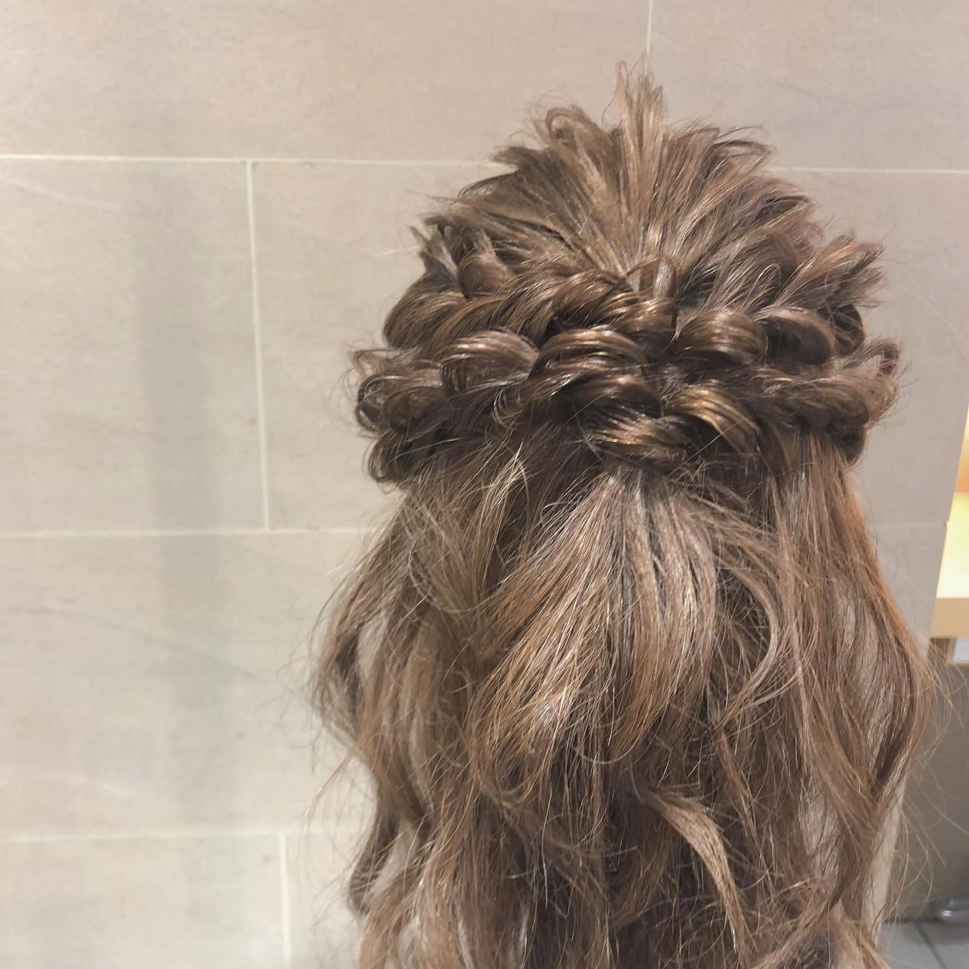 ロング 顔周りの垢抜けヘア 立山愛梨のヘアスタイル