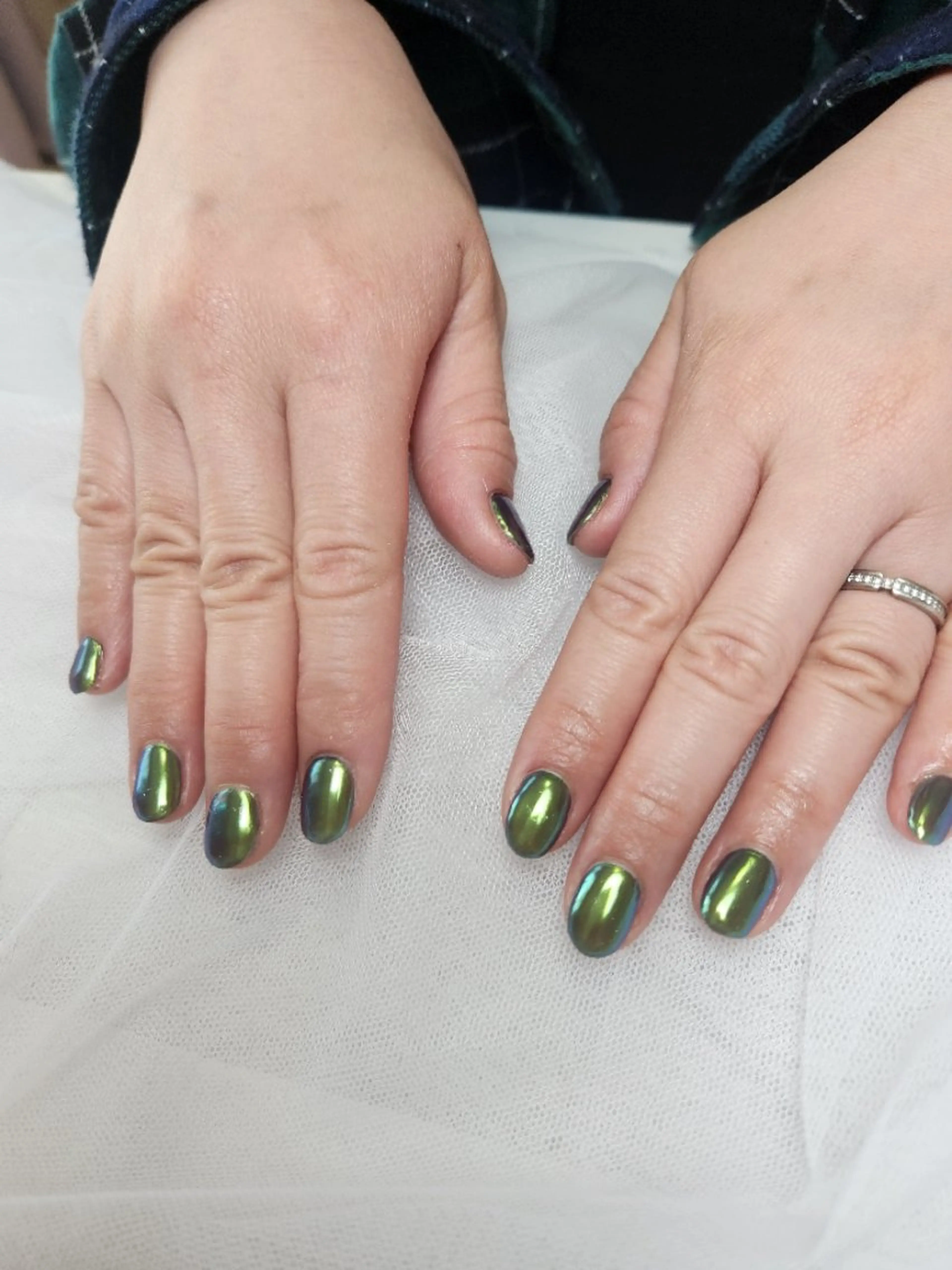 ネイル ジェルネイル グリーン ミラーネイル ワンカラーネイル ショートネイル Nailroom3  古屋明美のネイルデザイン